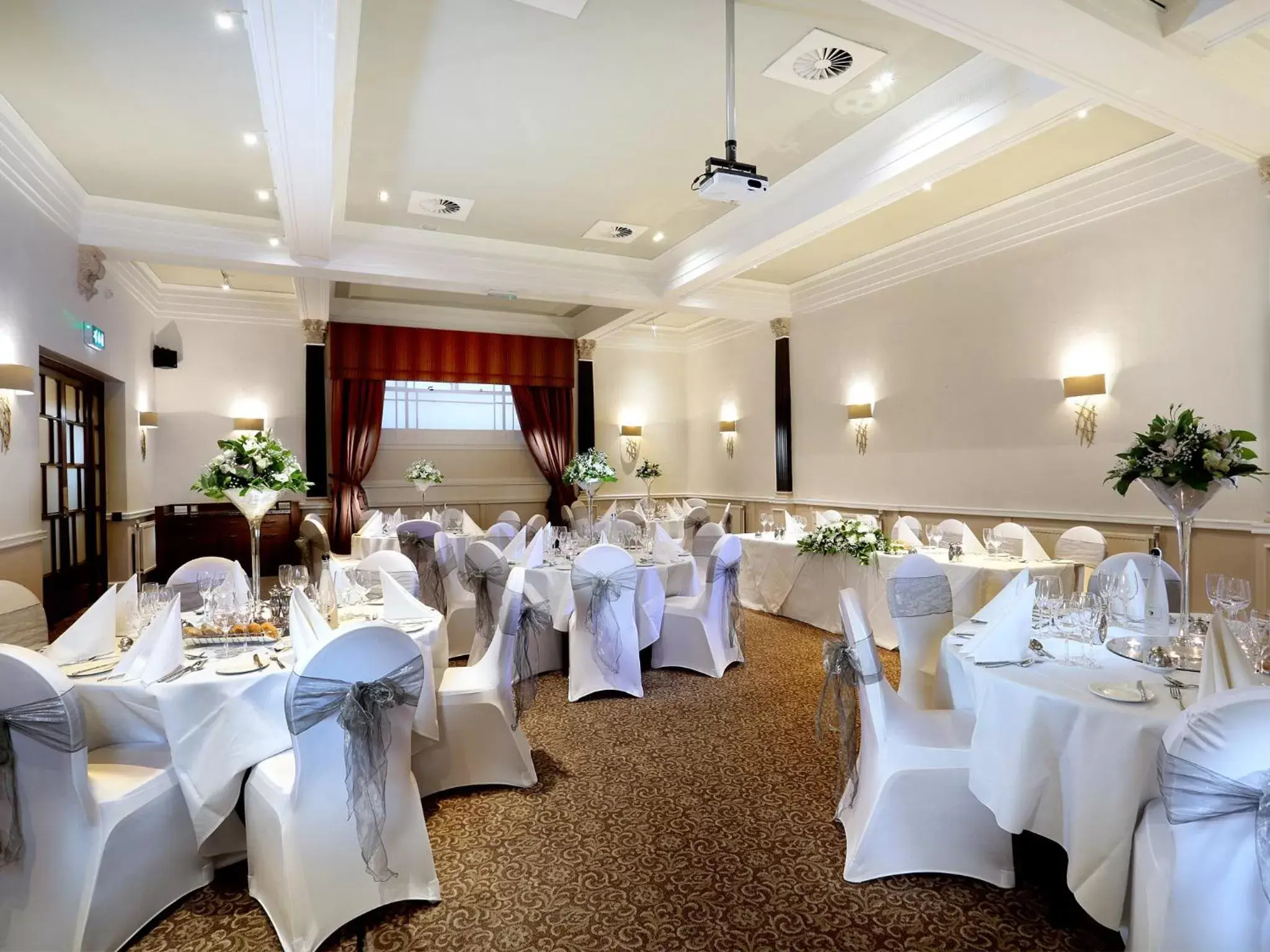 Banquet/Function facilities, Banquet Facilities in Macdonald New Blossoms Hotel
