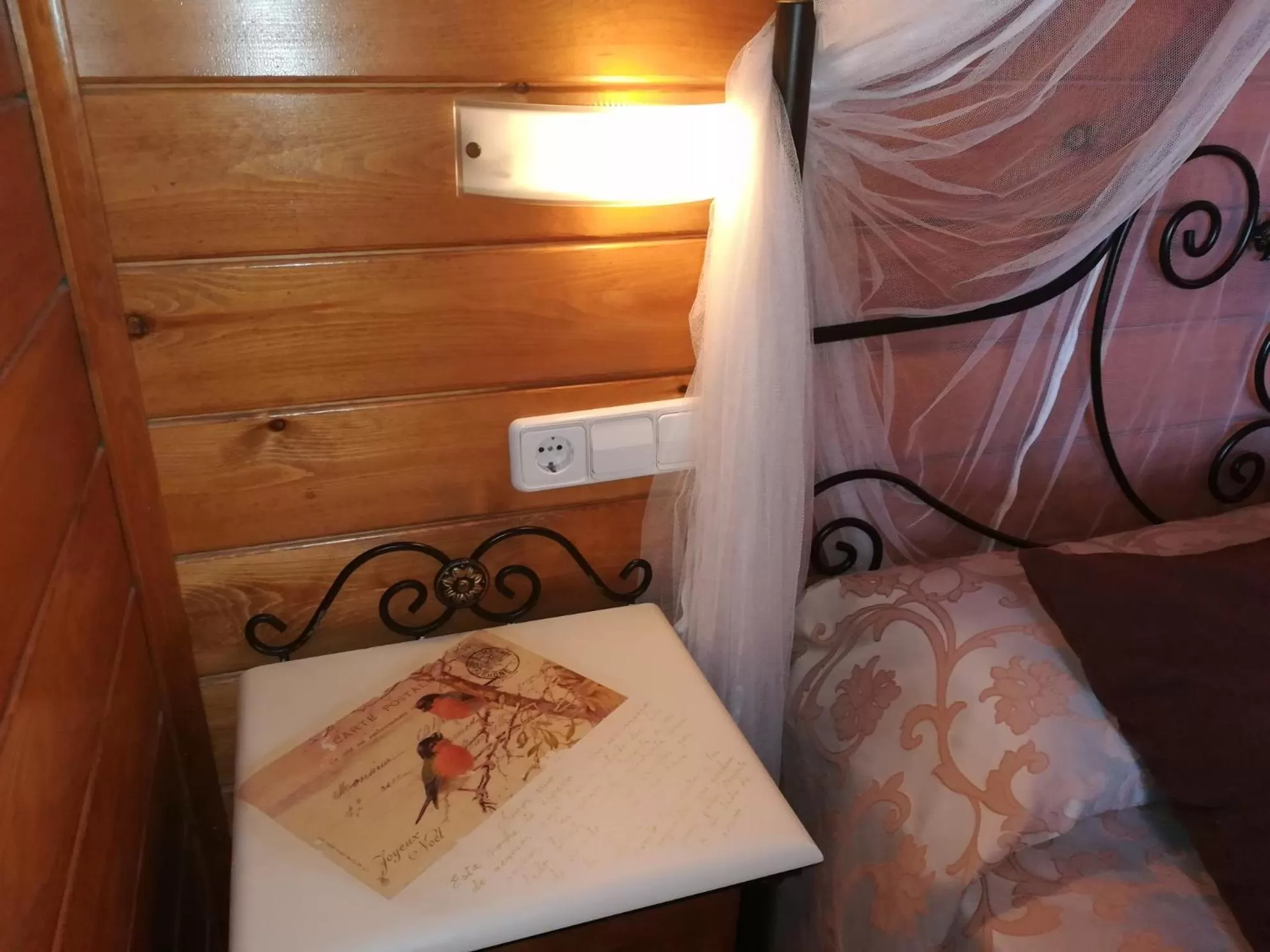 Bed in El Racó de la Pintora "Adults Only"