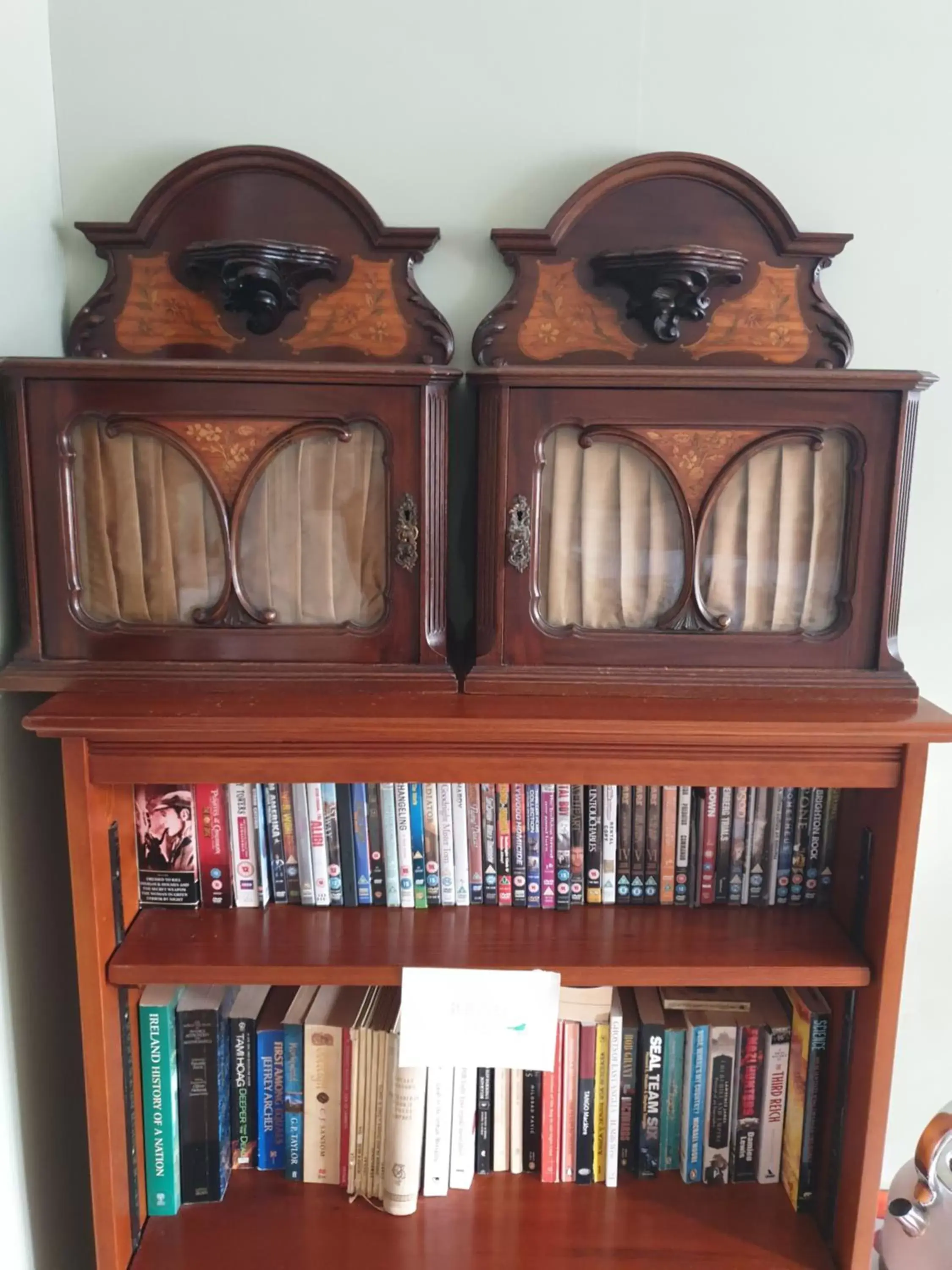 Library in Harry's bed and breakfast