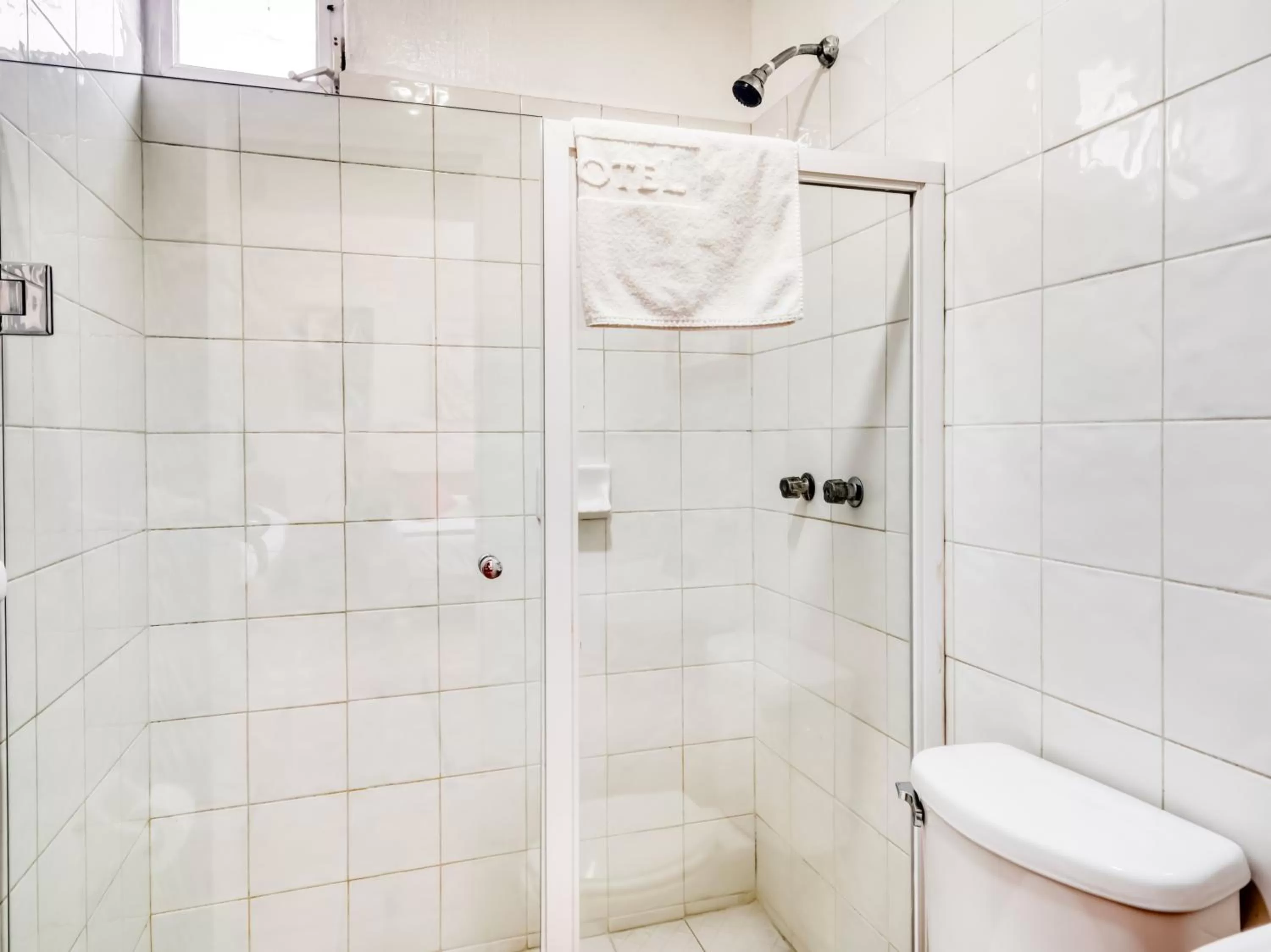 Bathroom in Hotel Arana