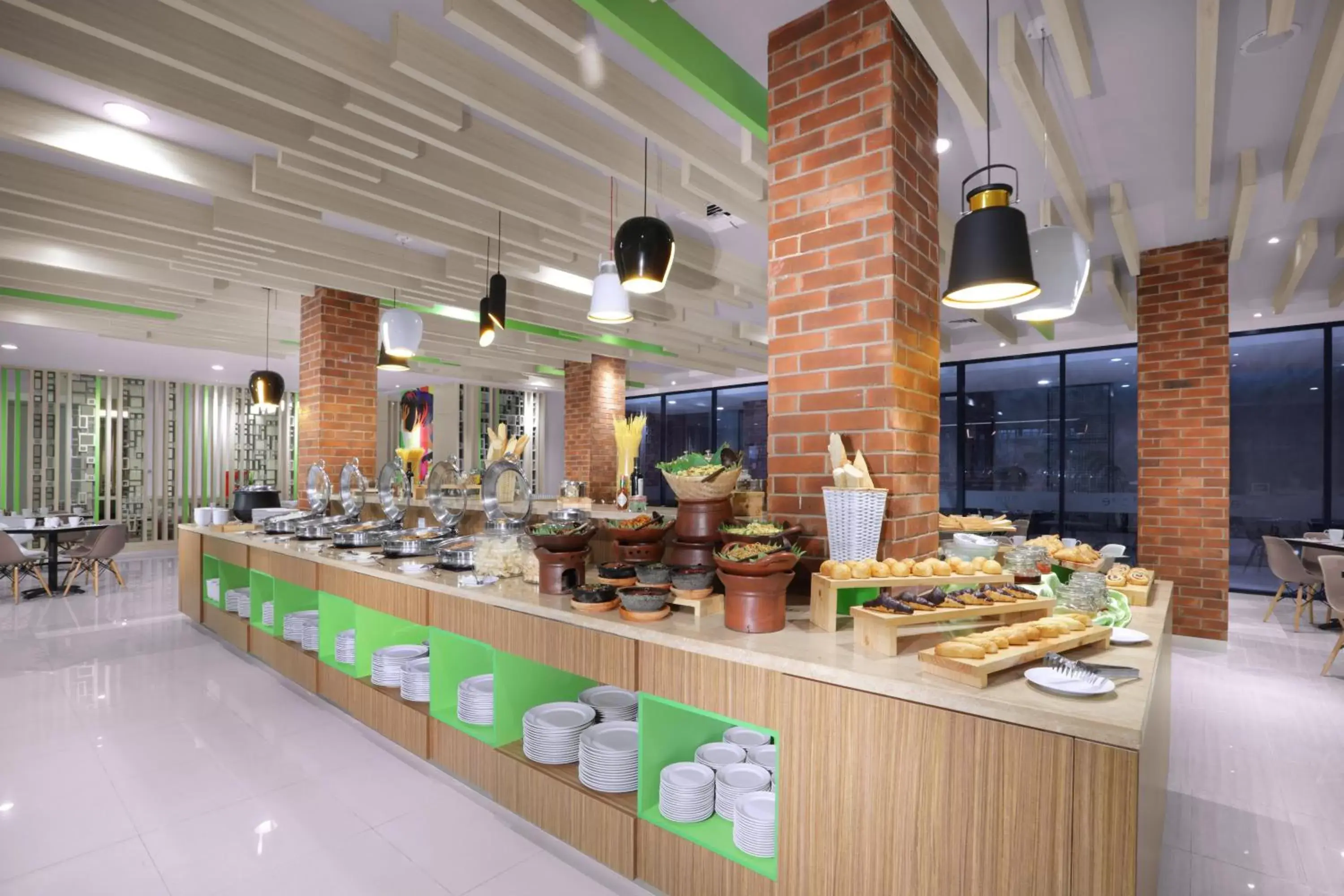 Restaurant/places to eat in favehotel Bandara Tangerang