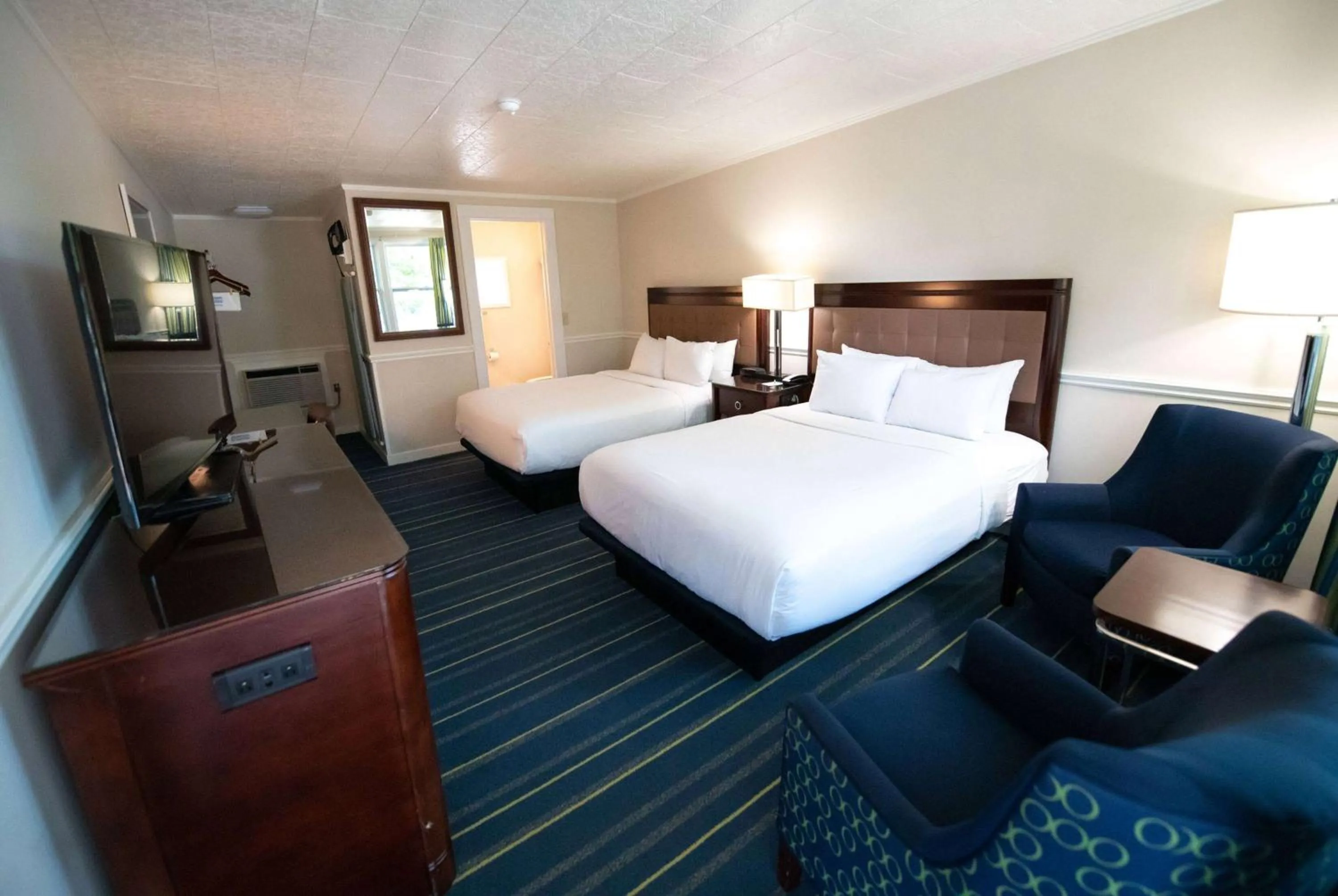 Photo of the whole room, Bed in Days Inn by Wyndham Bar Harbor