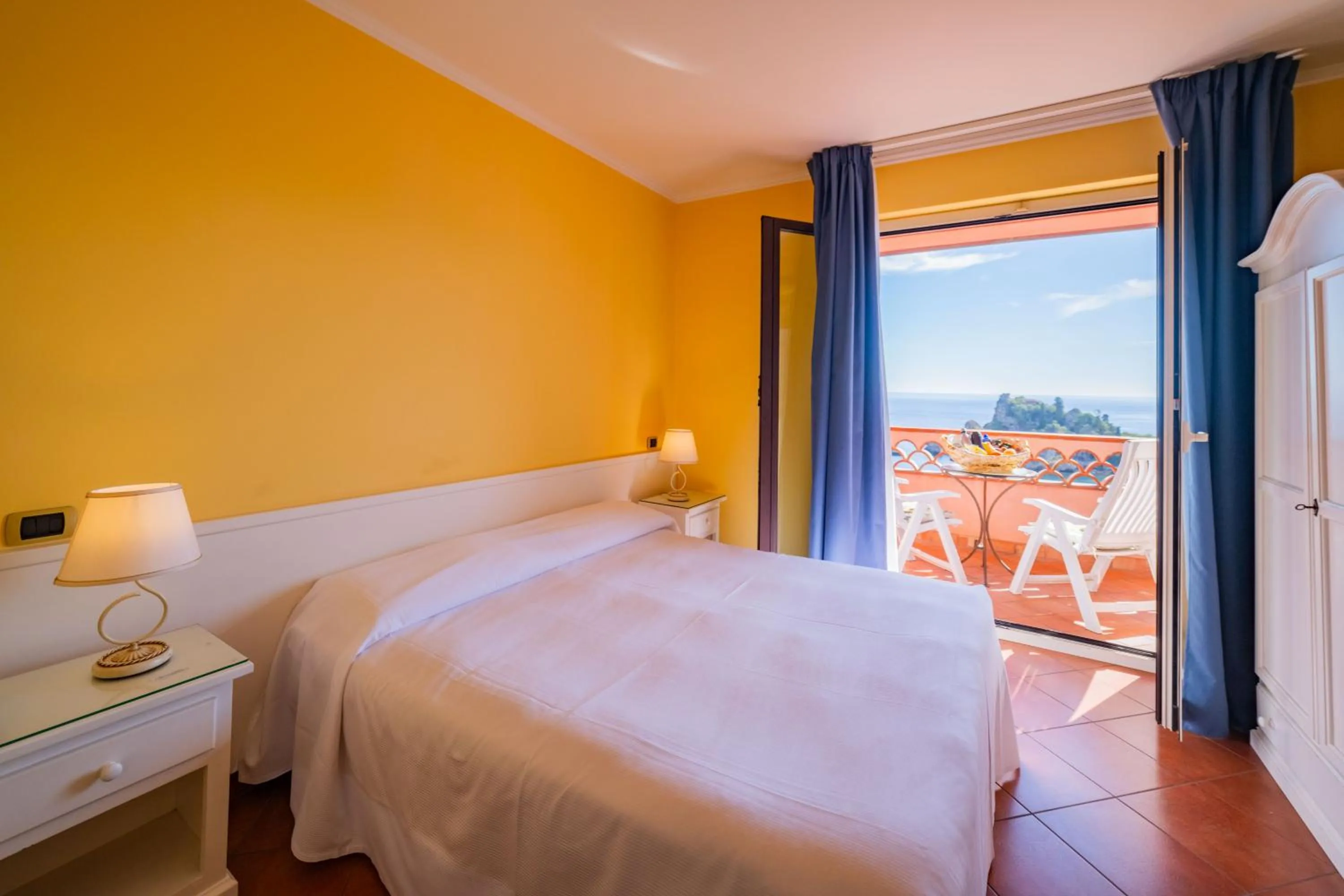 Bedroom, Bed in Mendolia Beach Hotel