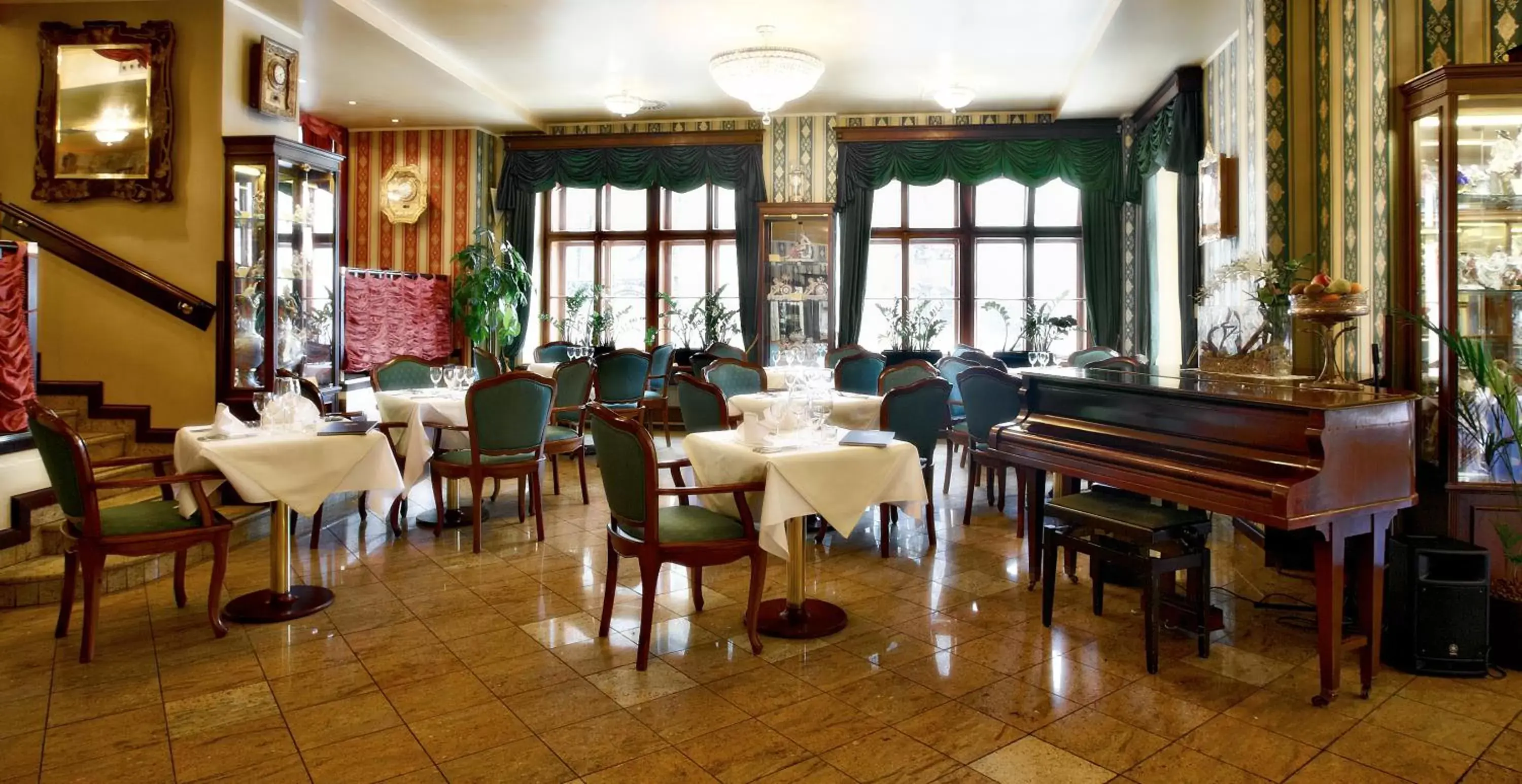 Restaurant/Places to Eat in Grand Hotel Praha