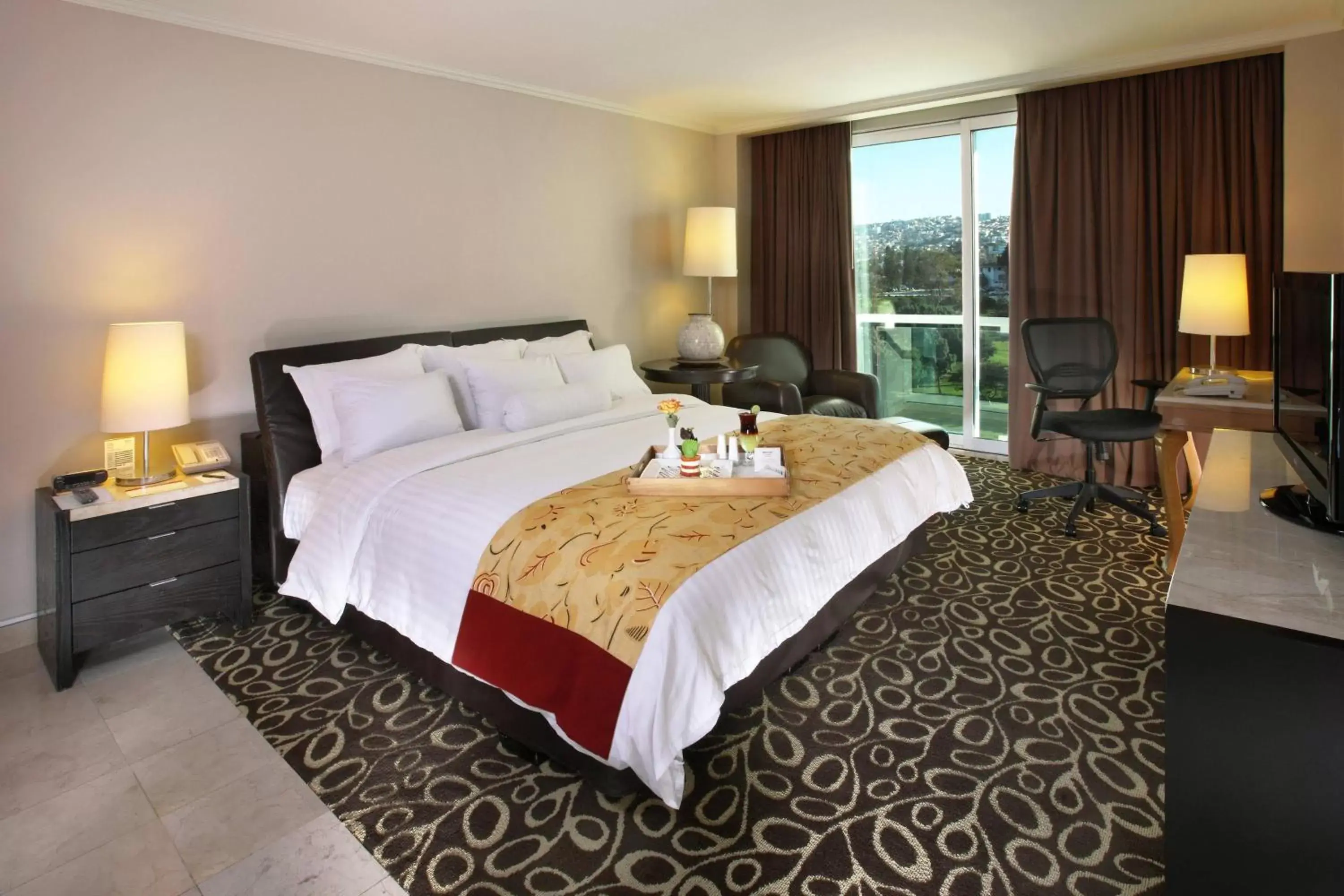 Bedroom, Bed in Marriott Tijuana Hotel
