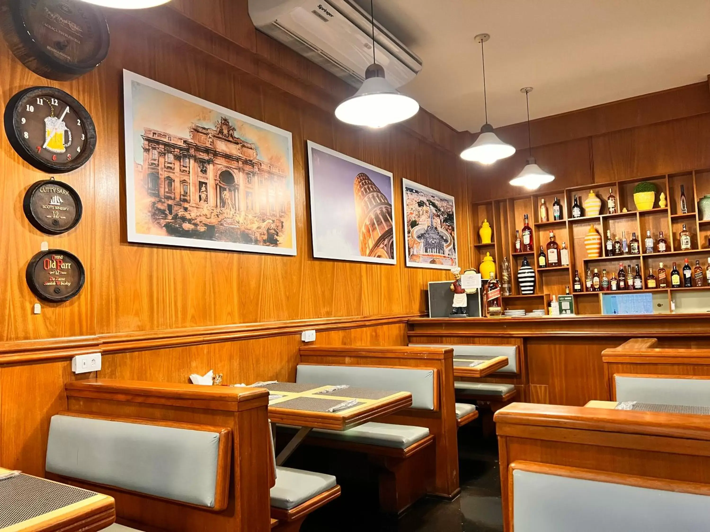 Restaurant/places to eat in Hotel Bella Italia Restaurant/places to eat in Hotel Bella Italia