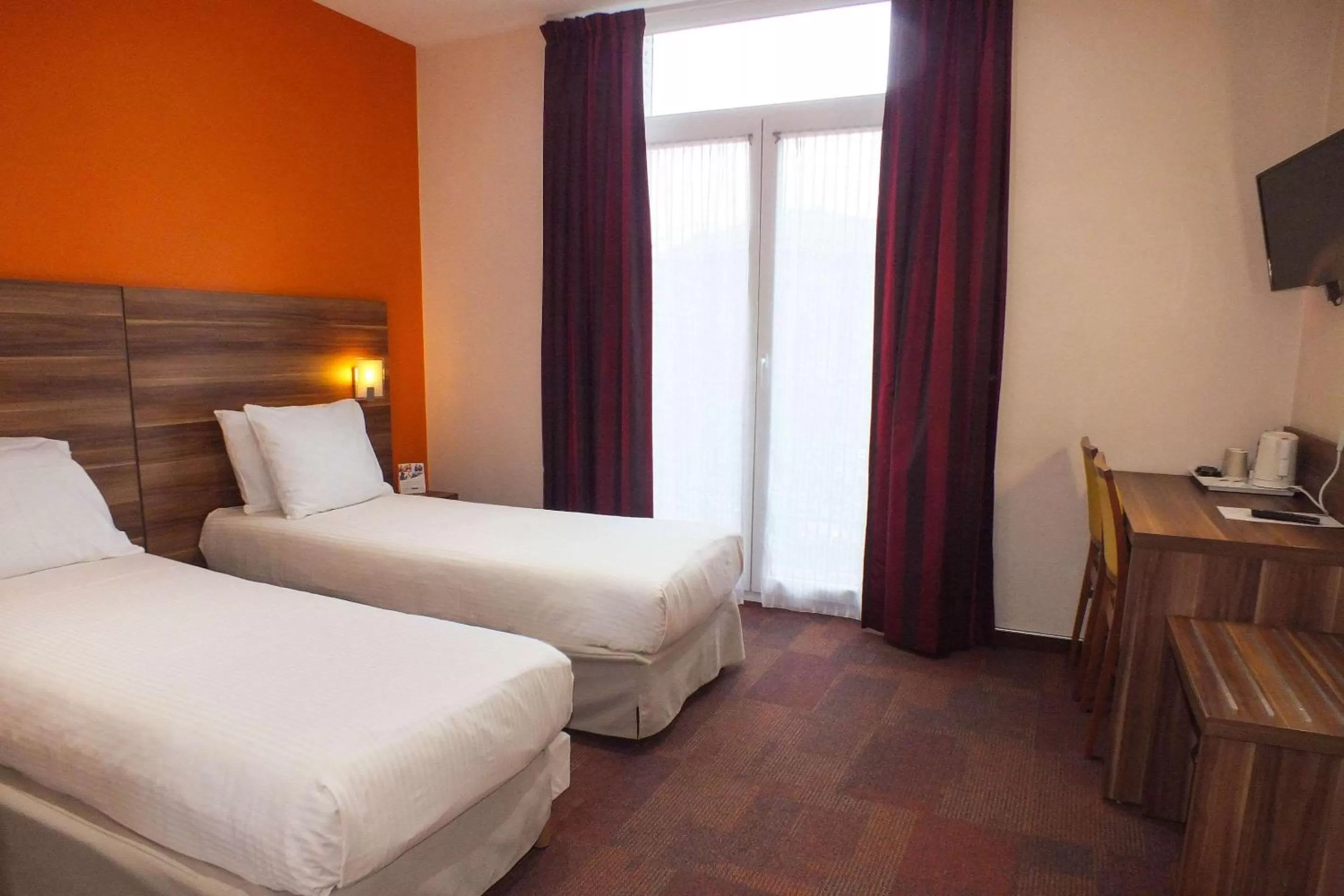 Photo of the whole room in Hotel Cecil Metz Gare