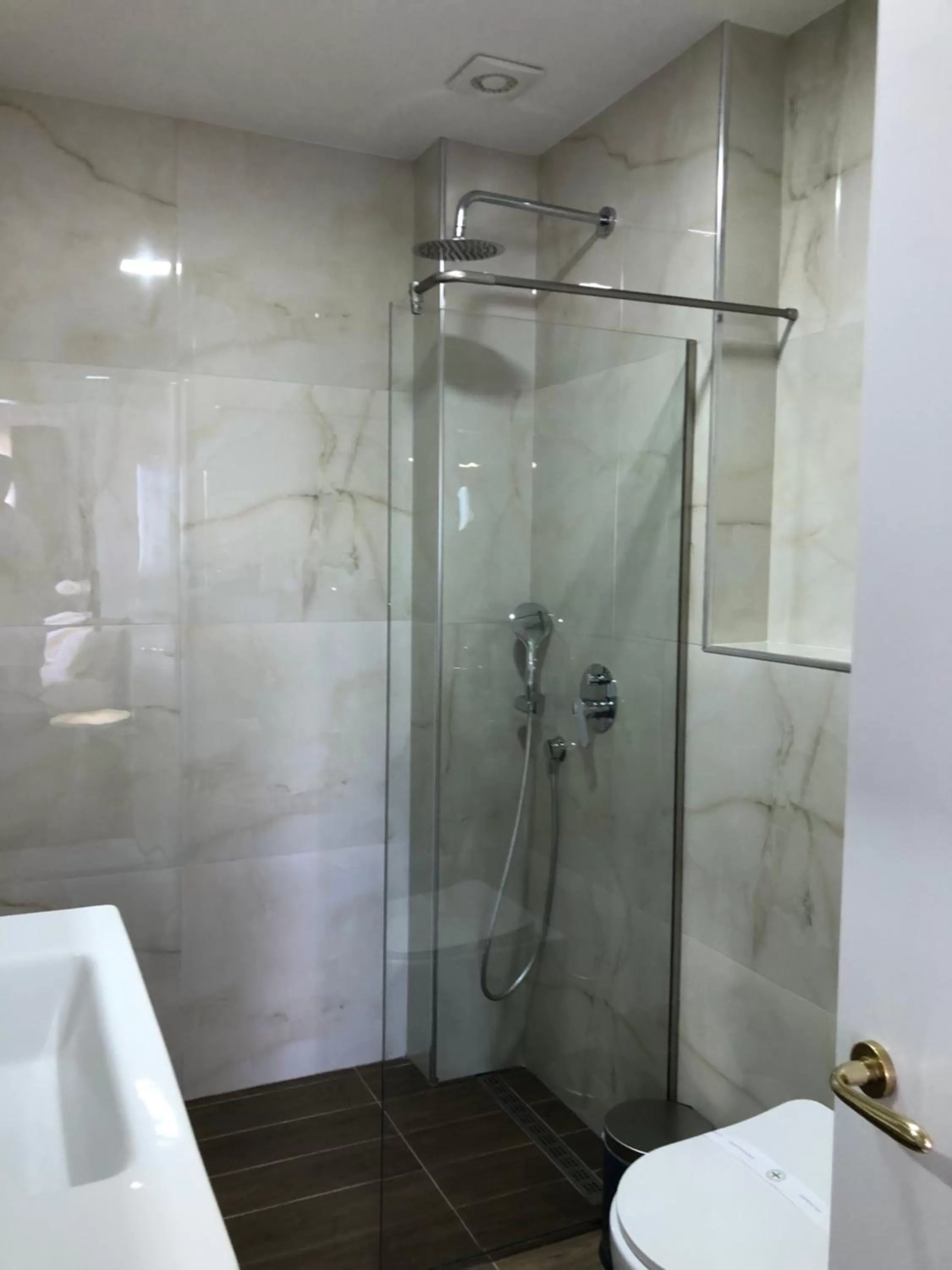 Bathroom in Grand Hotel Pogradec