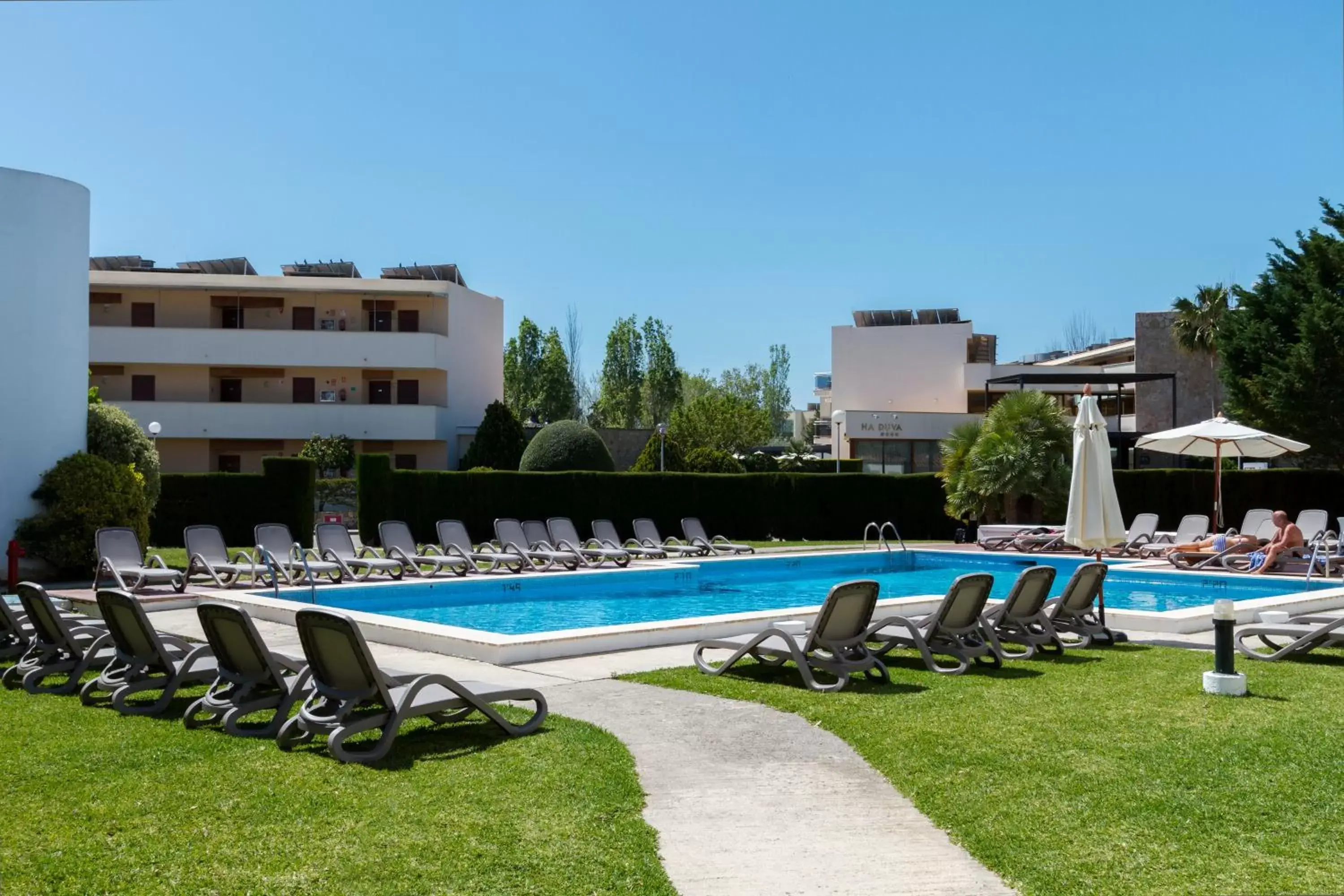 Swimming Pool in Duvabitat Apartments