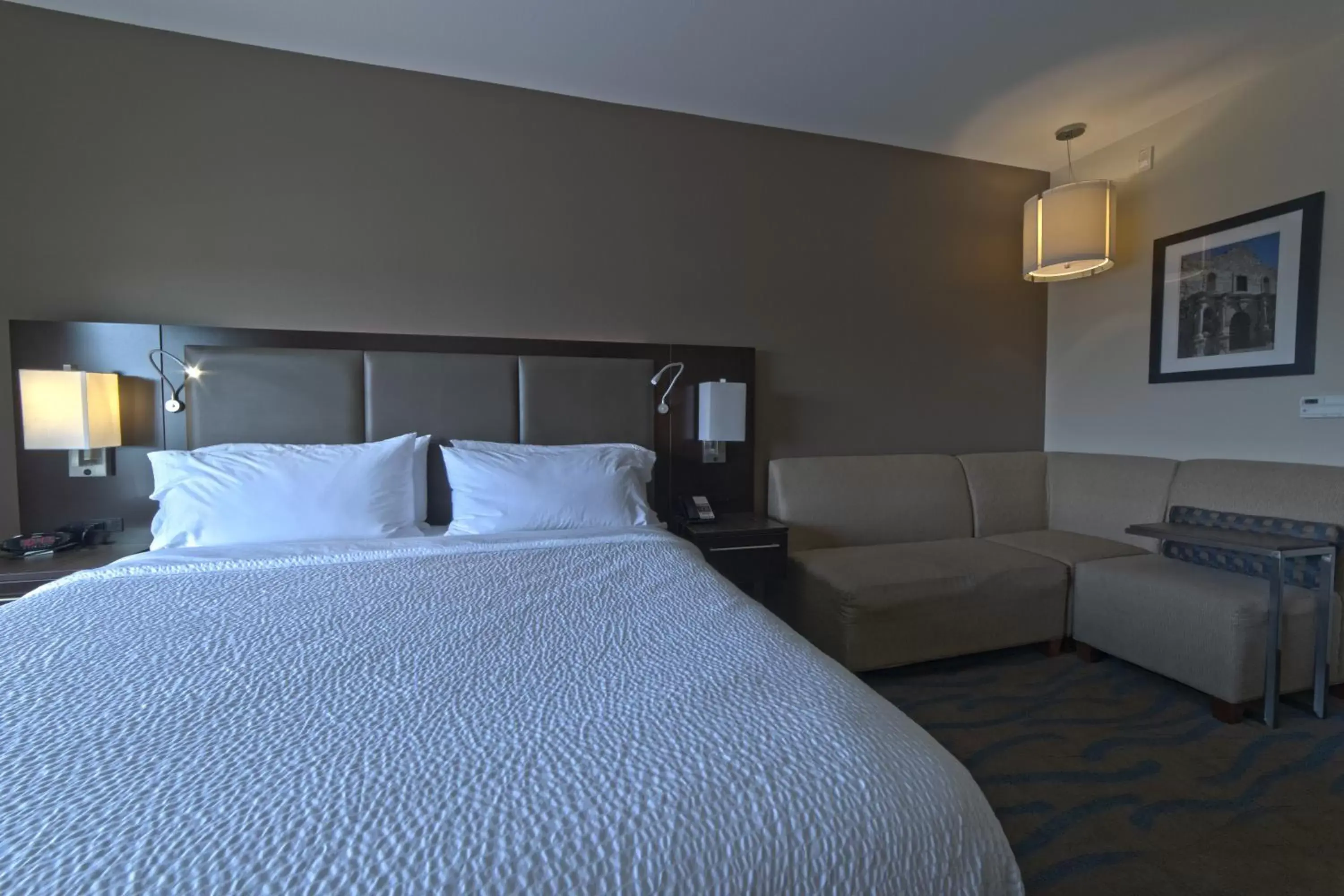 Bed in Holiday Inn & Suites San Antonio Northwest by IHG Bed in Holiday Inn & Suites San Antonio Northwest by IHG