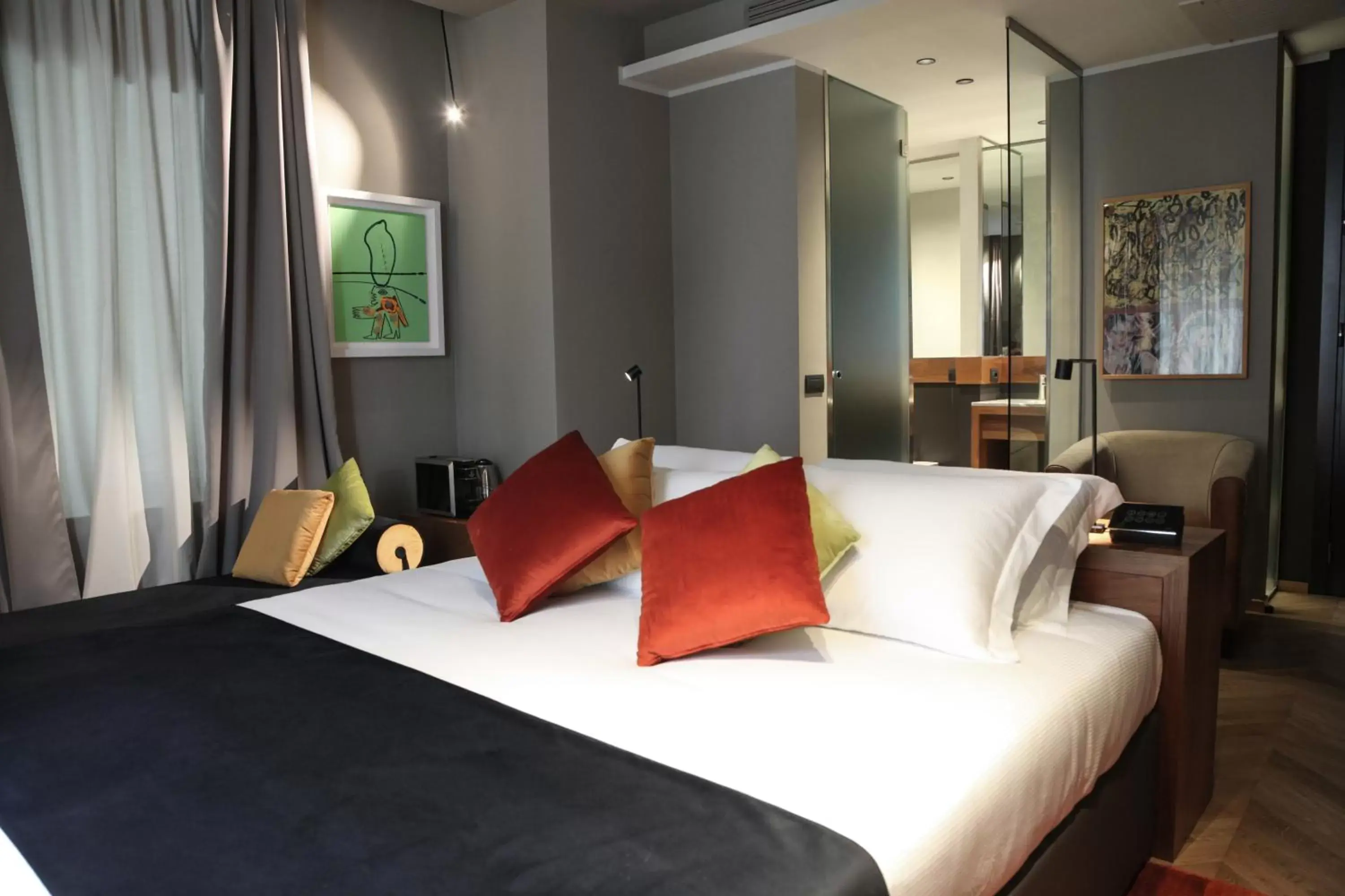 Bedroom, Bed in Triviho Hotel