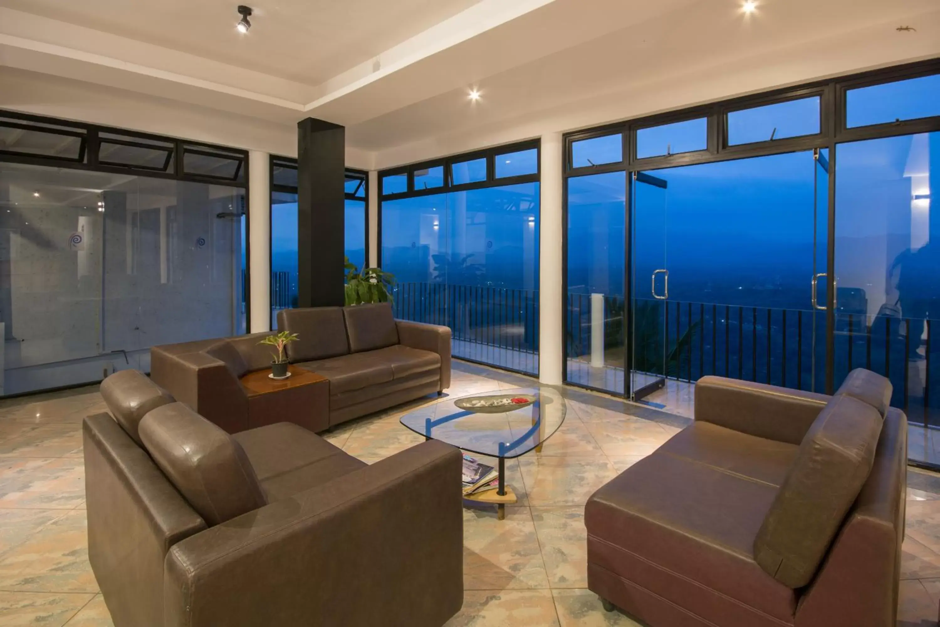 Balcony/Terrace, Seating Area in Ceyloni Panorama Resort