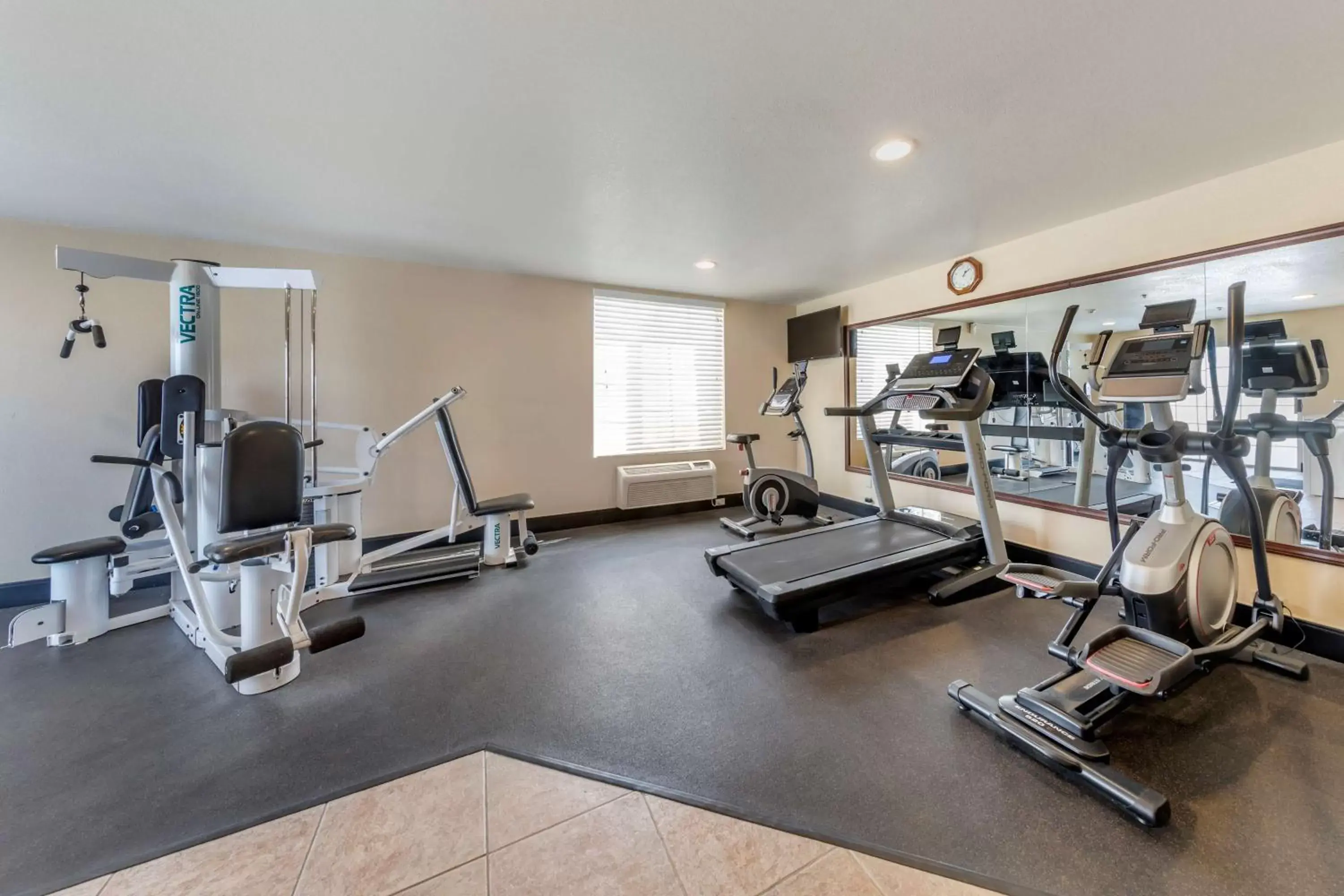 Spa and wellness centre/facilities, Fitness Center/Facilities in Best Western Plus John Jay Inn & Suites