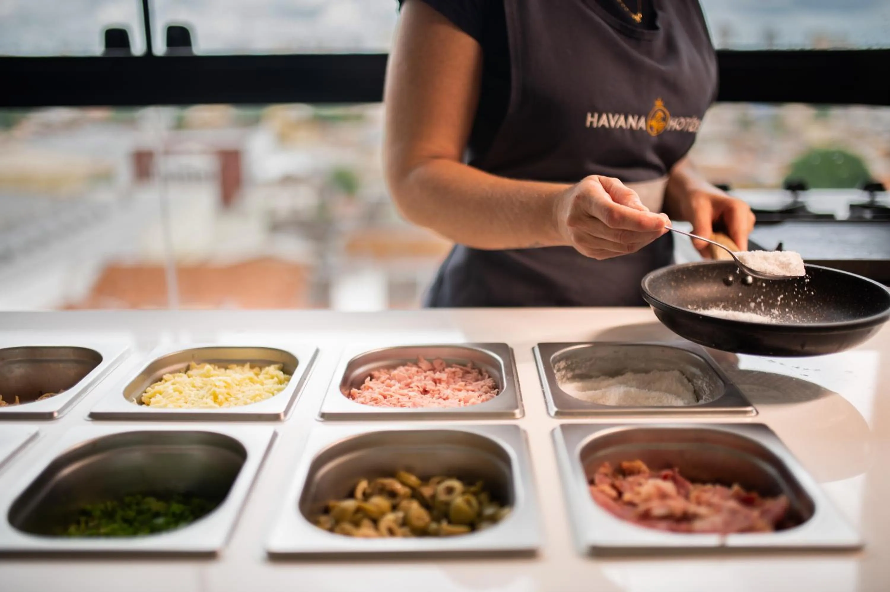 Buffet breakfast in Havana Palace Hotel II