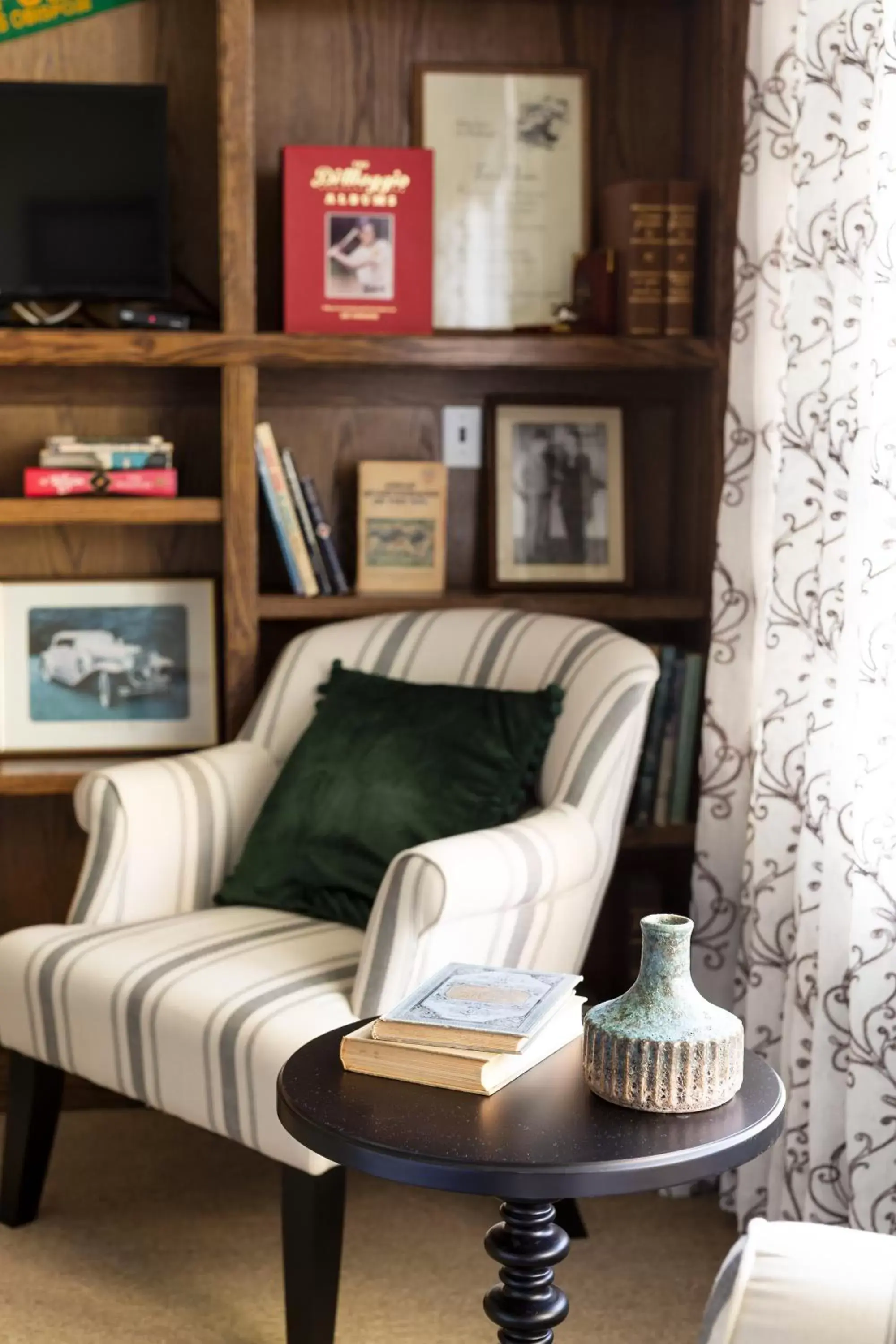 Library, Seating Area in Garden Street Inn Downtown San Luis Obispo, A Kirkwood Collection Hotel