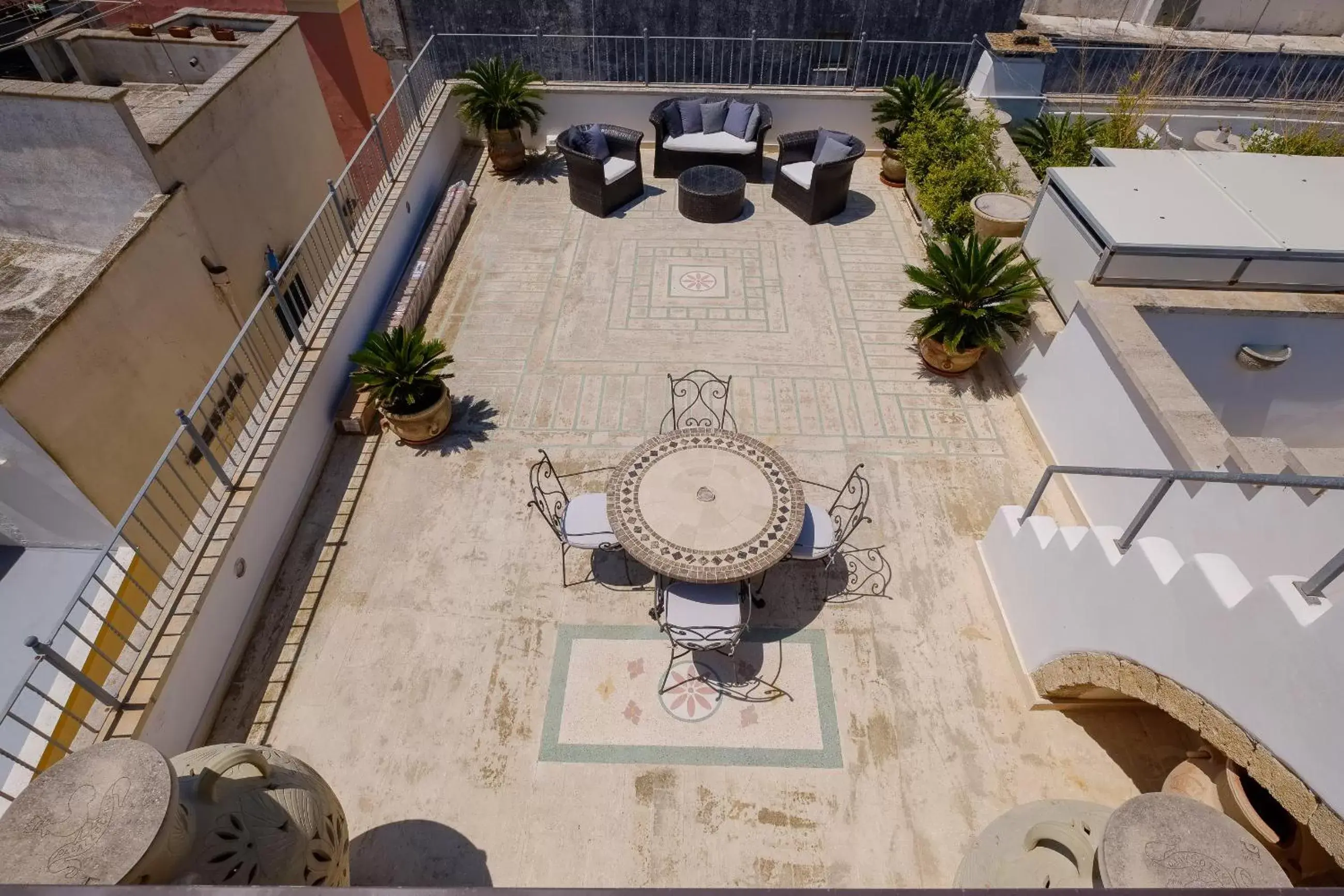 Patio, Pool View in Palazzo Gallo Resort