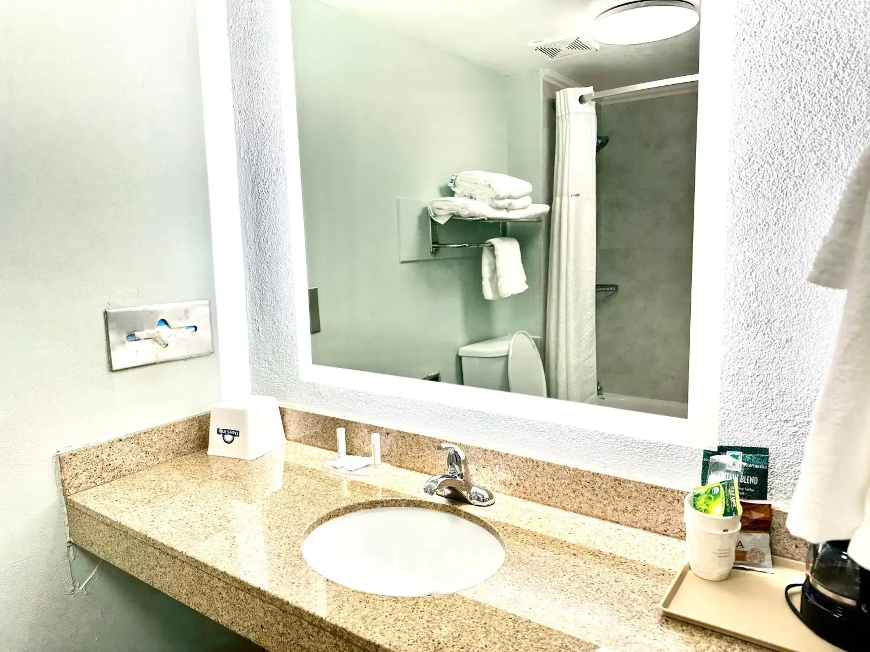 Shower, Bathroom in Days Inn by Wyndham Pensacola - Historic Downtown