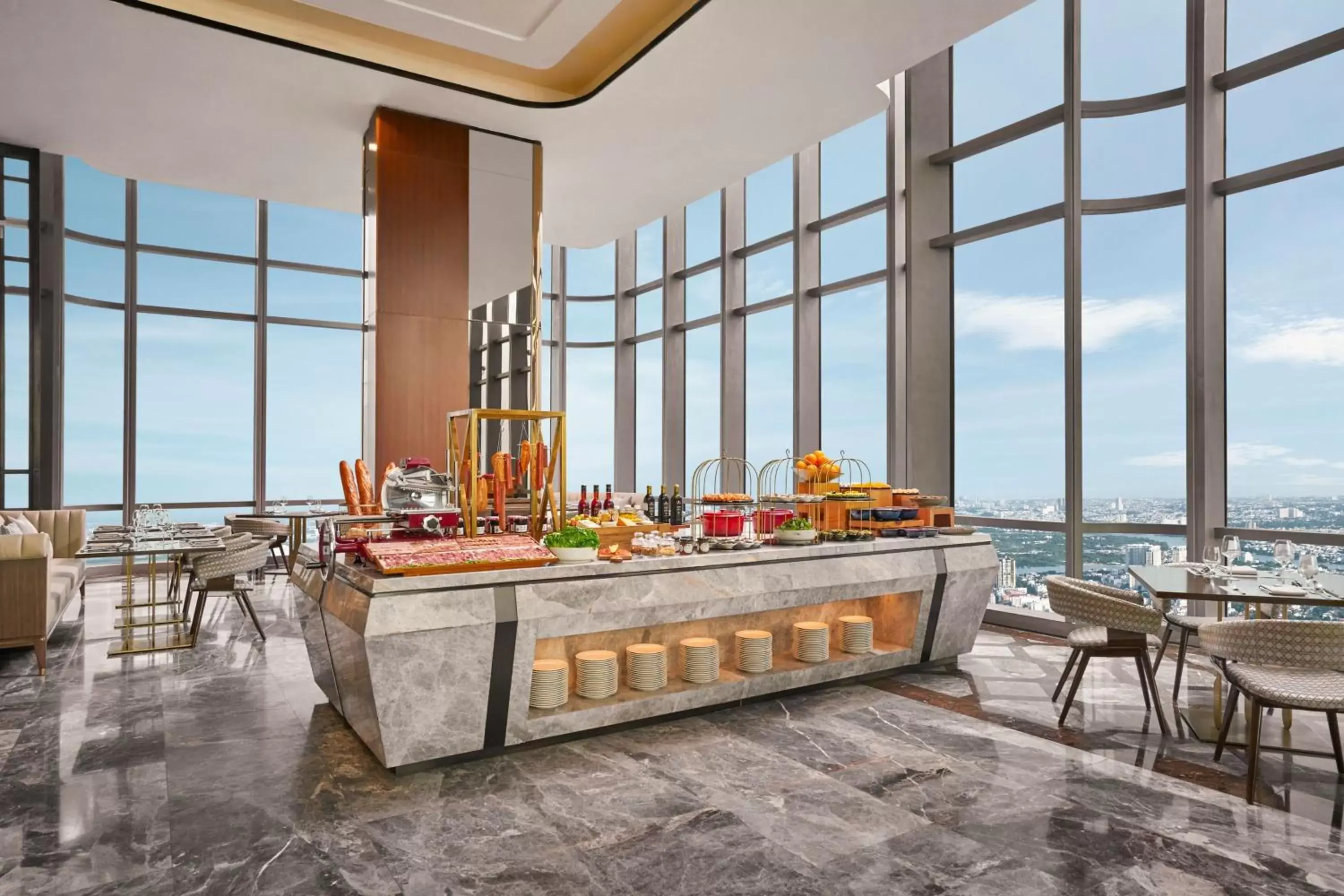 Breakfast in Vinpearl Landmark 81, Autograph Collection