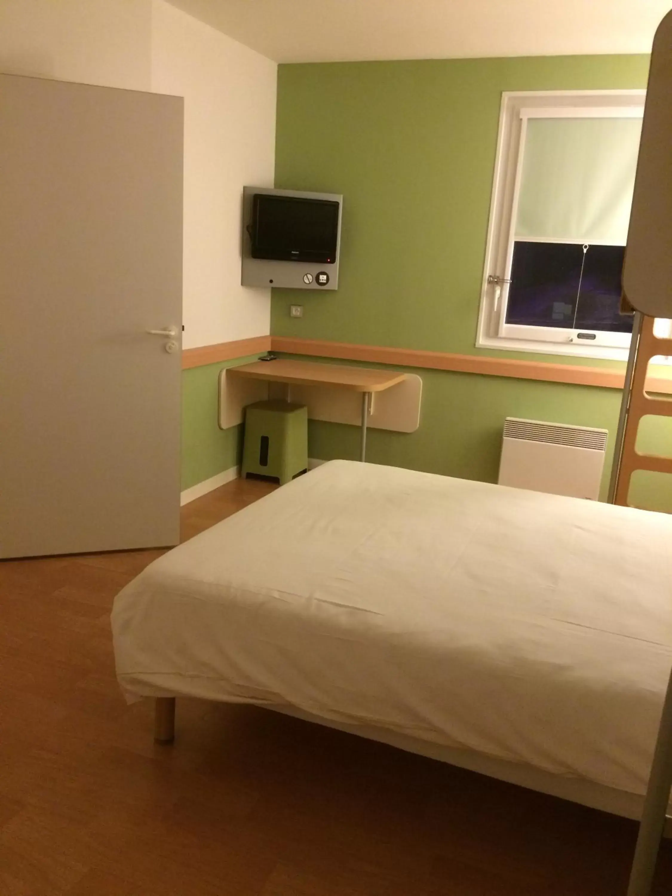 Bed in Ibis budget Verdun