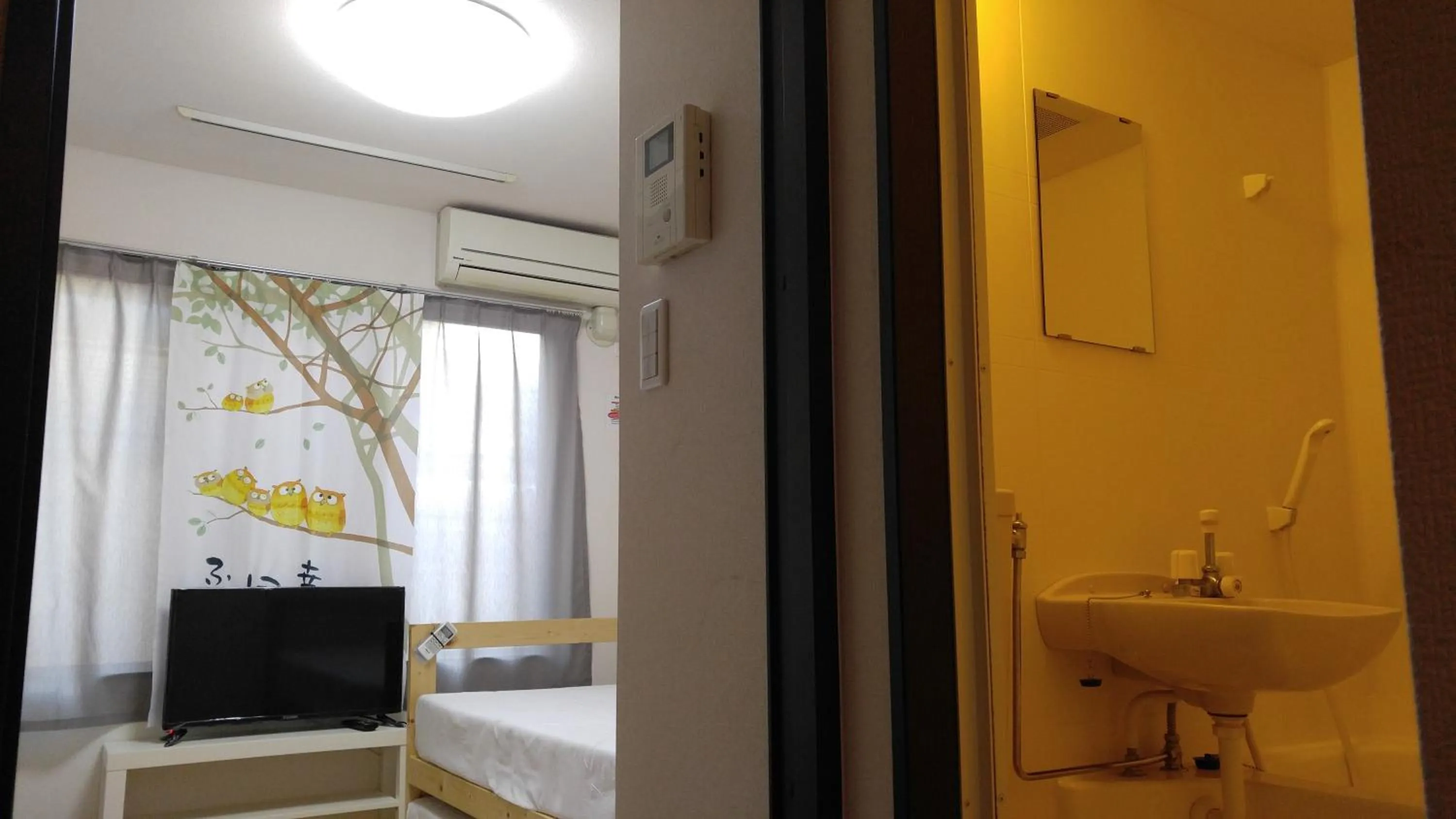 Bed in Sophiearth Apartment