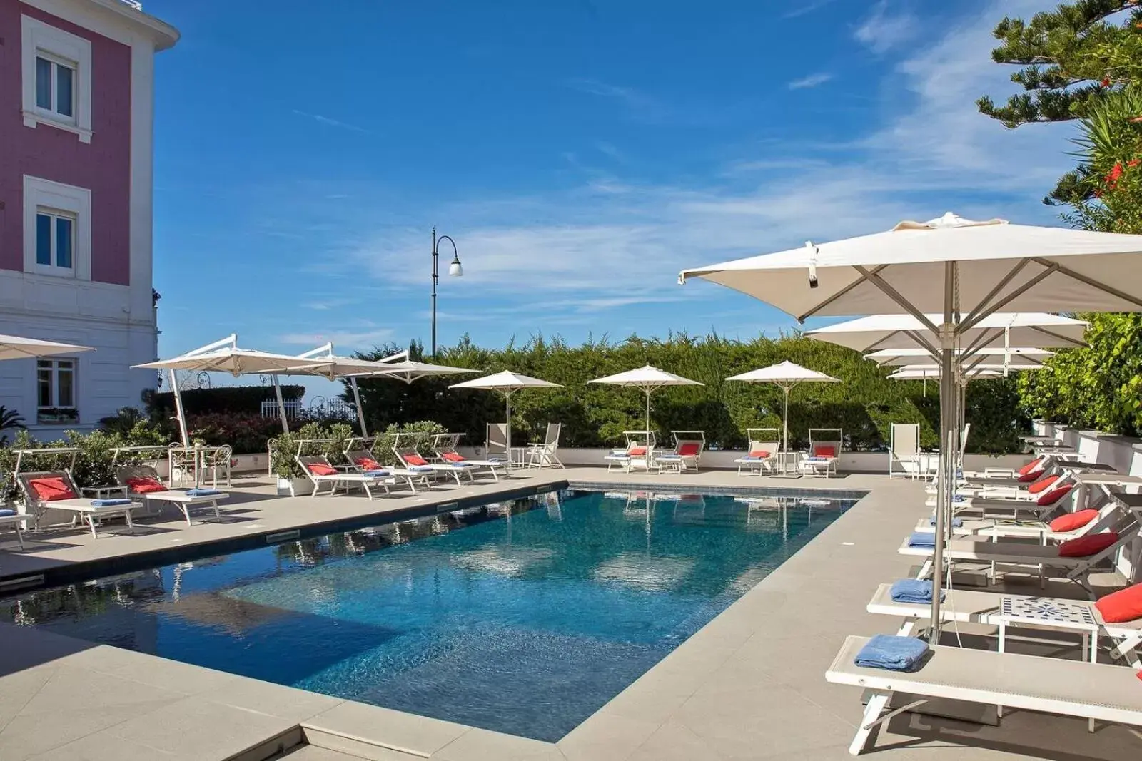 Garden, Swimming Pool in Hotel Villa Garden