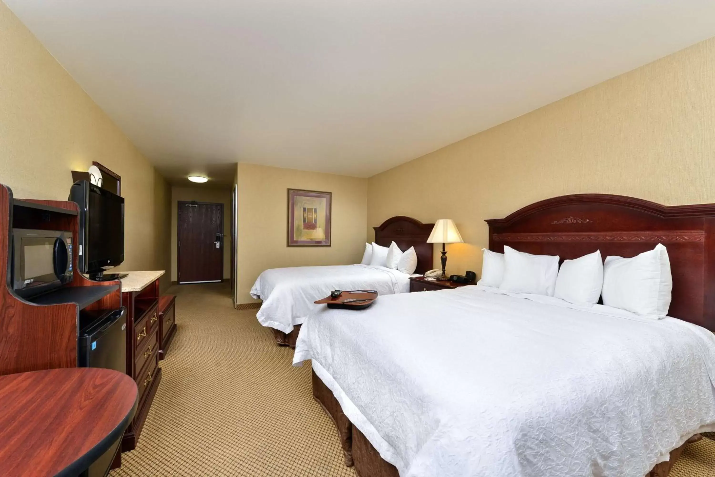 Bed in Hampton Inn & Suites Boise-Meridian