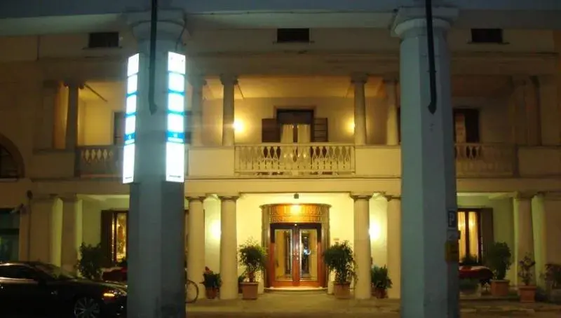 Facade/entrance, Property Building in Hotel La Loggia