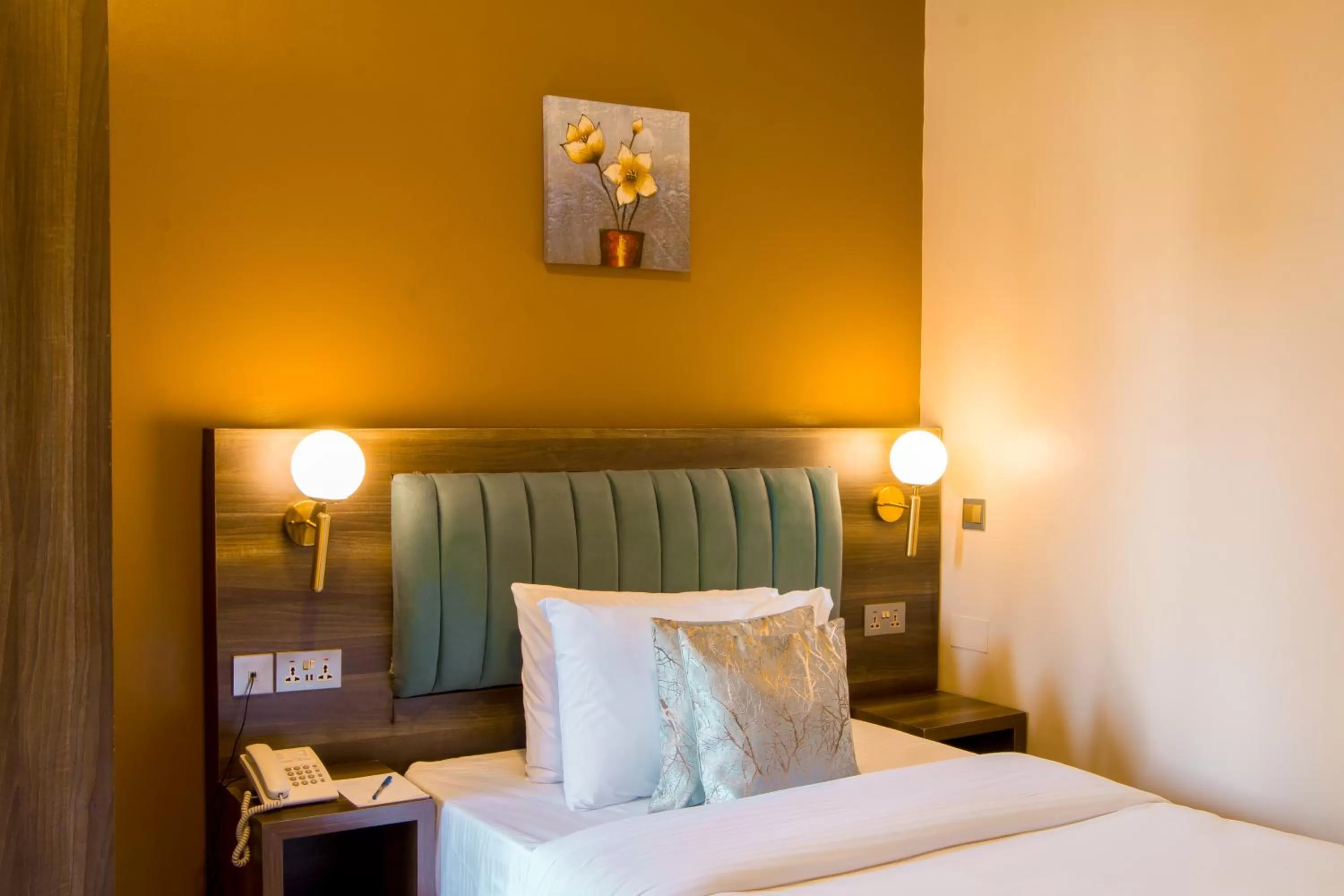 Bedroom, Bed in Hotel Horizon Entebbe