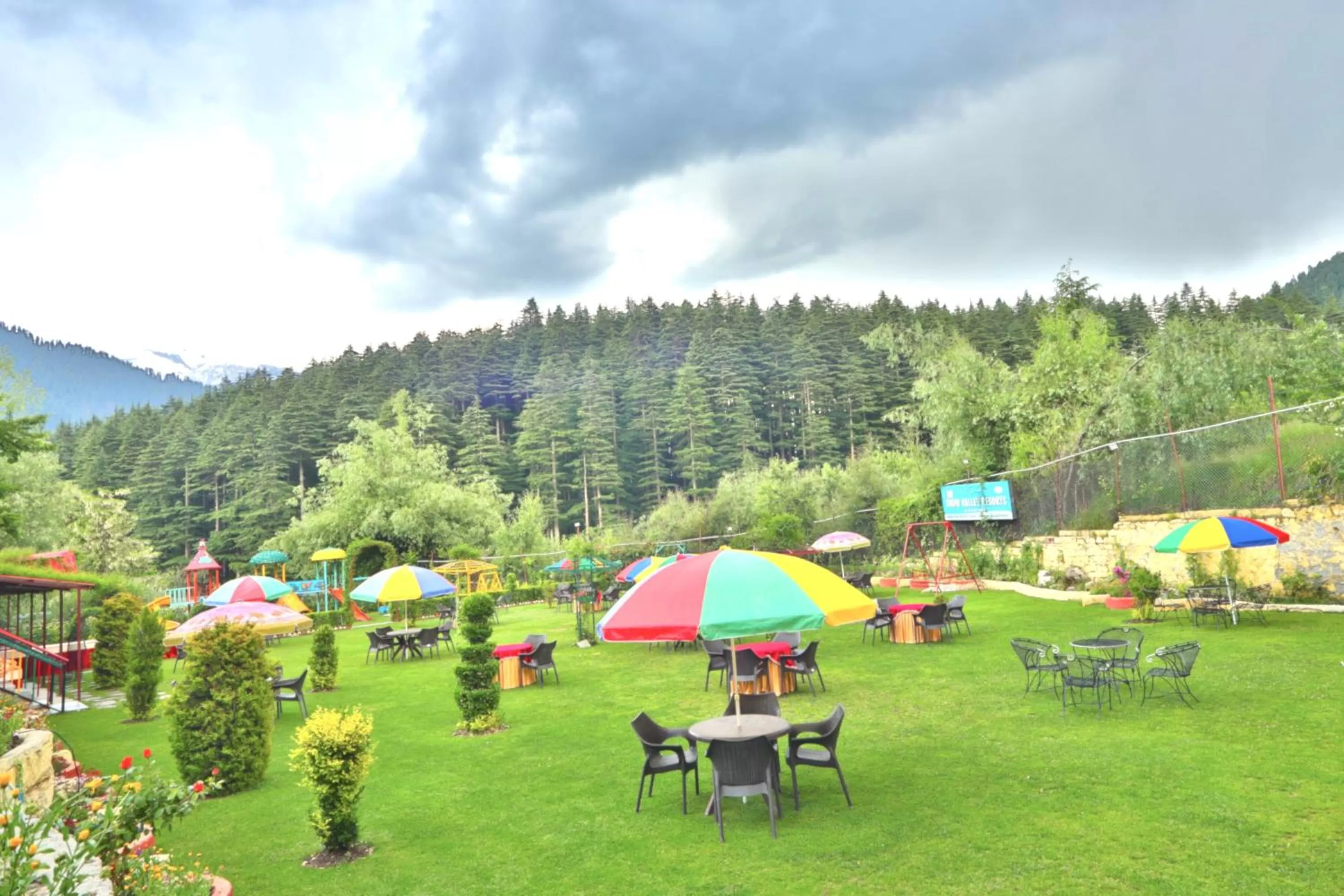 Garden in Snow Valley Resorts & Spa Manali