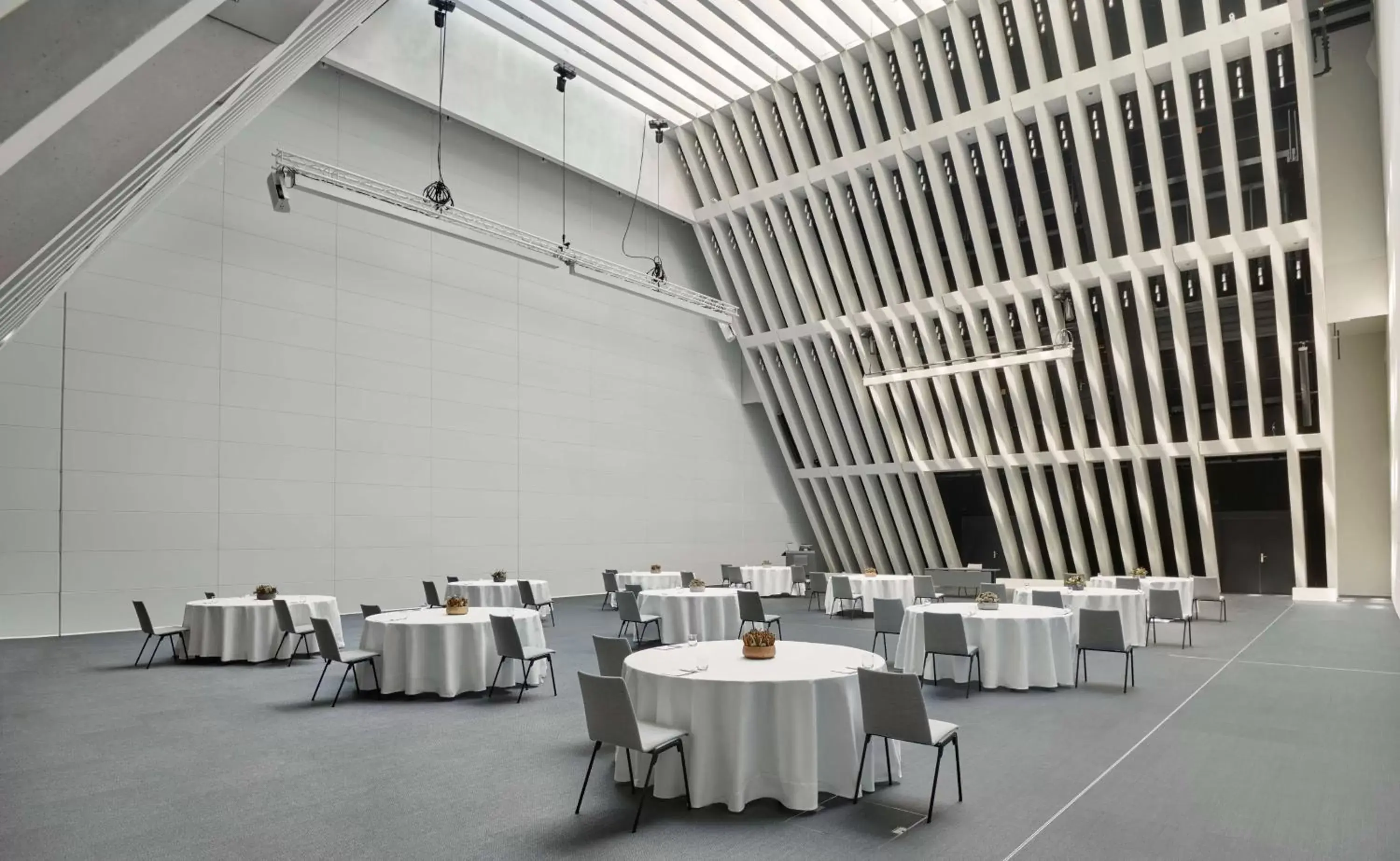 Property building in Hyatt Regency Zurich Airport Circle Property building in Hyatt Regency Zurich Airport Circle