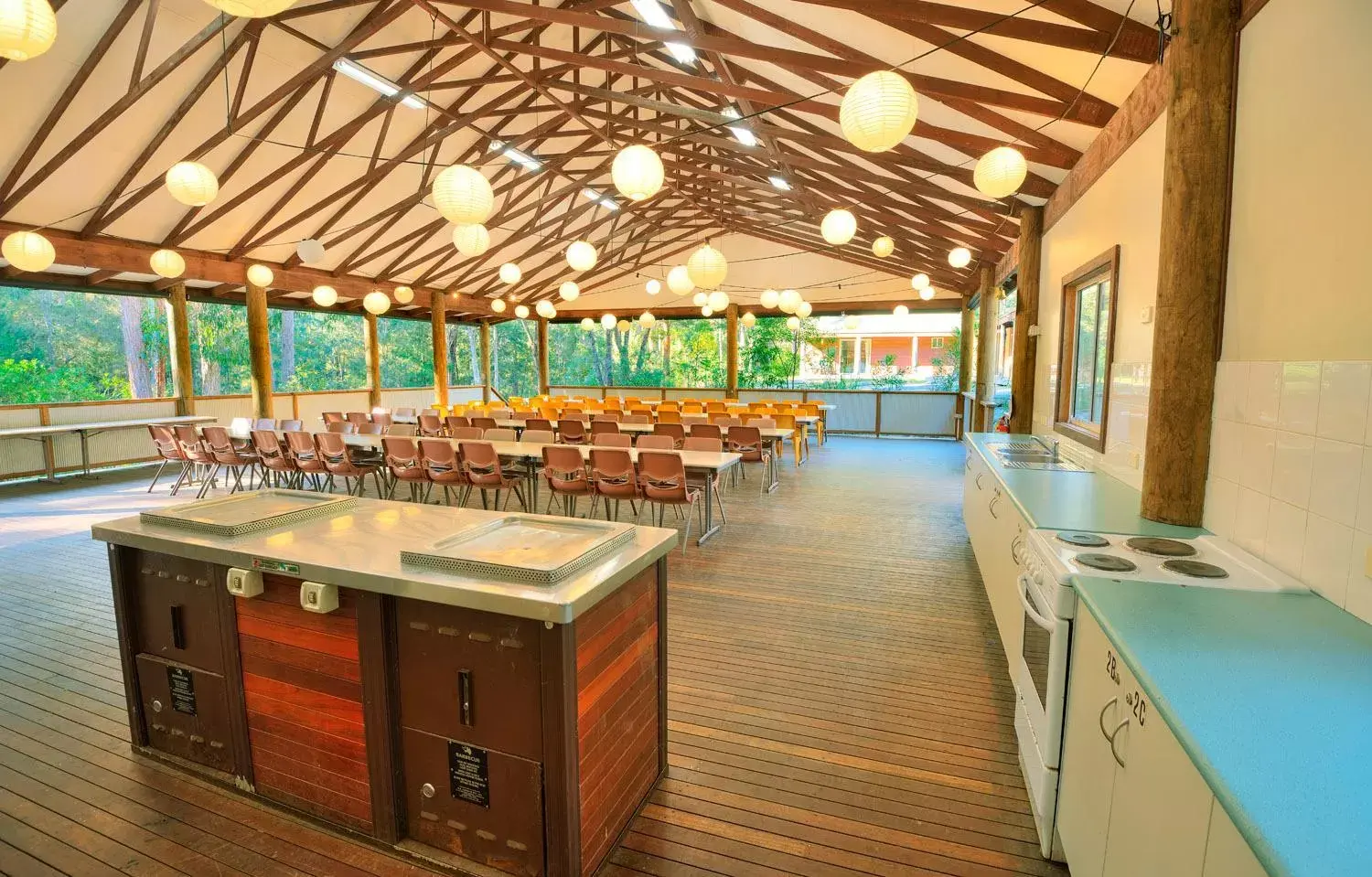 Communal kitchen in Kianinny Bush Cottages