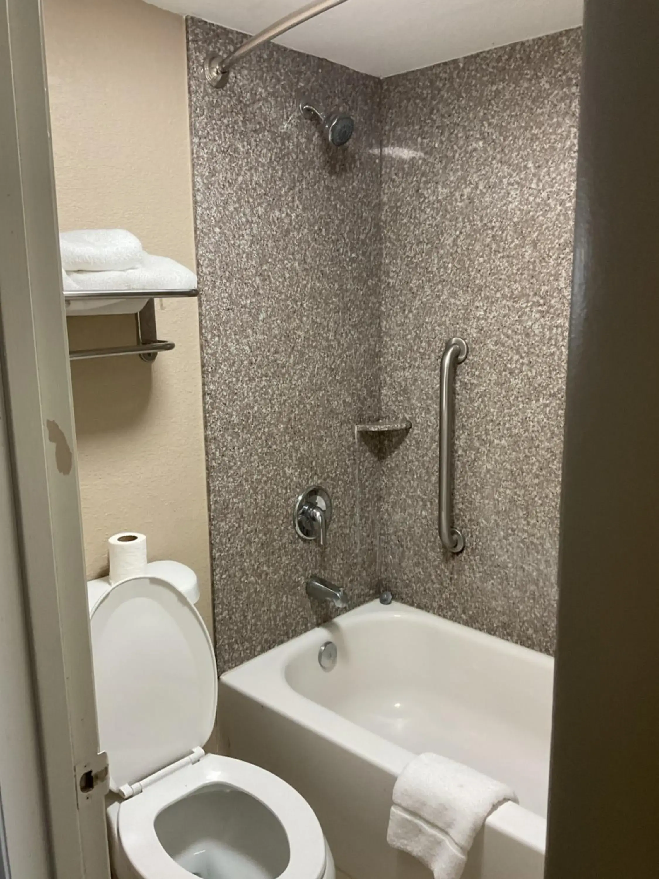 Bathroom in Super 8 by Wyndham Chattanooga/East Ridge