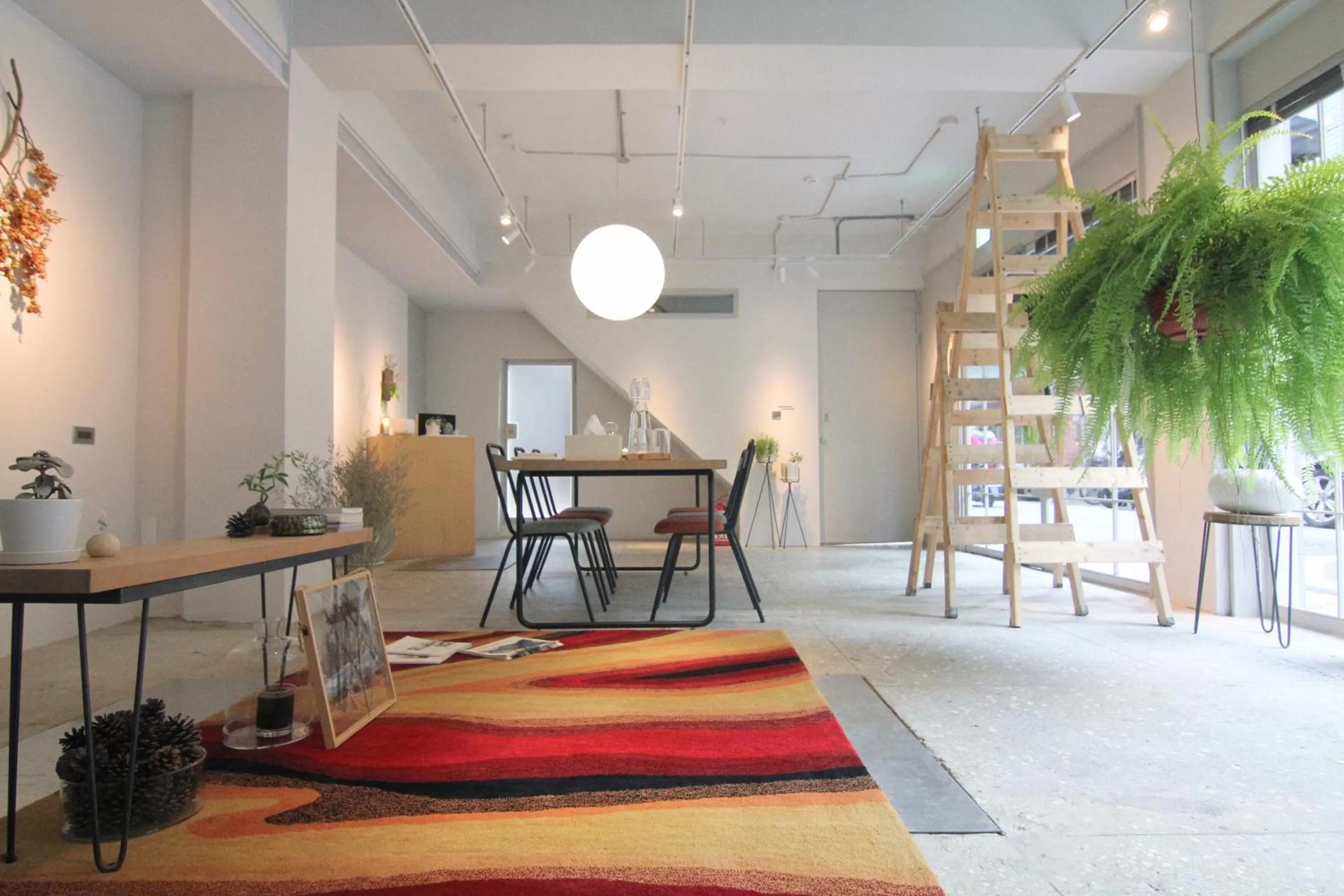 Lobby or reception in The Door Inn