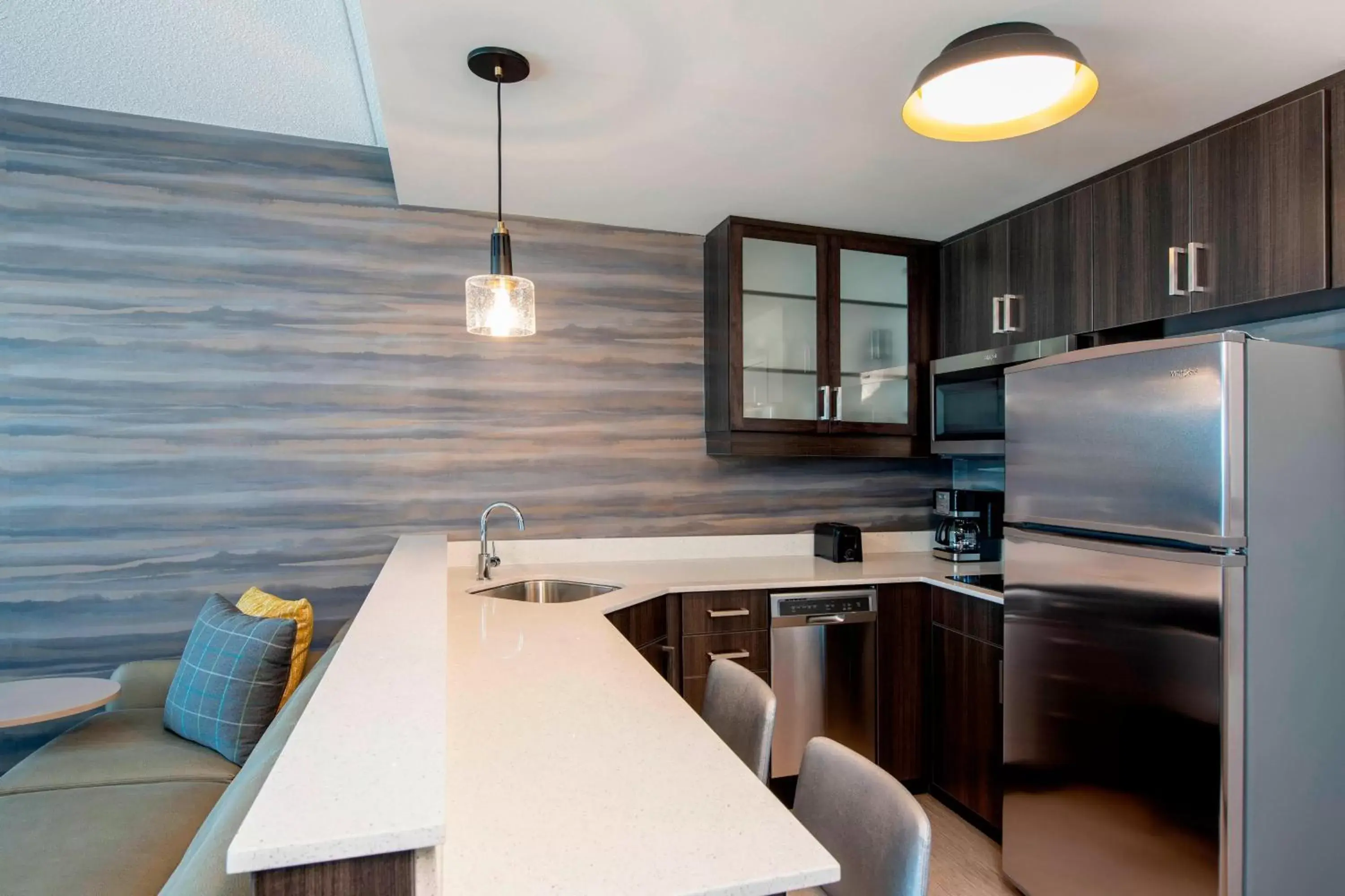 Kitchen or kitchenette, Kitchen/Kitchenette in Residence Inn by Marriott Winnipeg