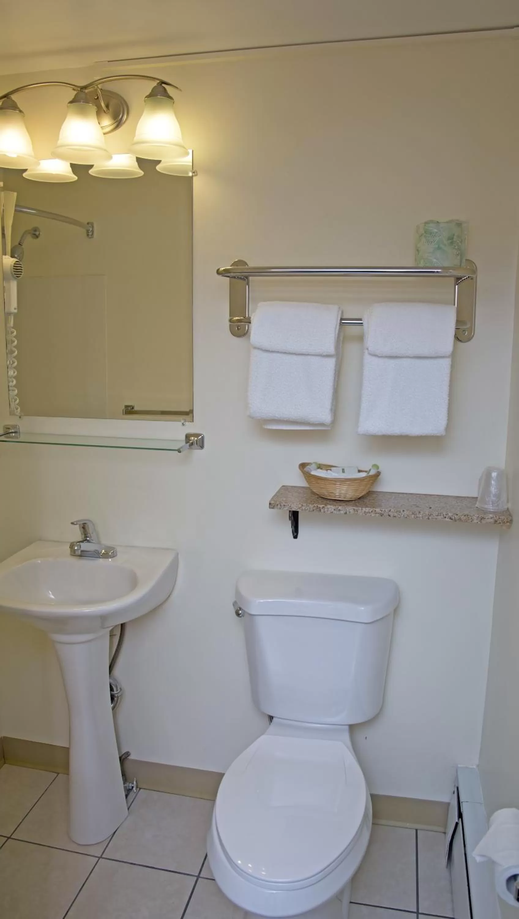 Bathroom in Travelers Inn