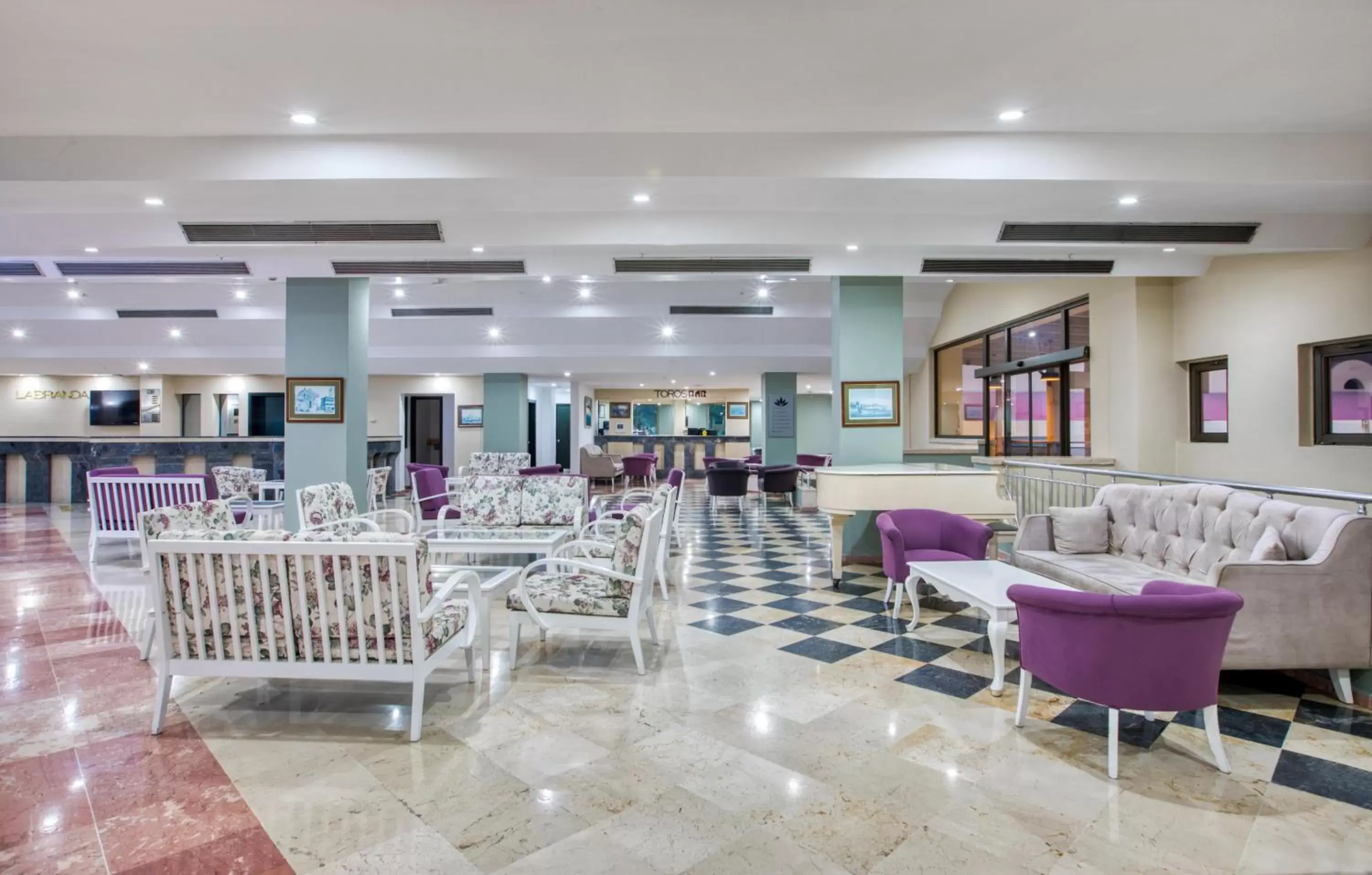 Lounge or bar, Restaurant/Places to Eat in Labranda Excelsior Hotel
