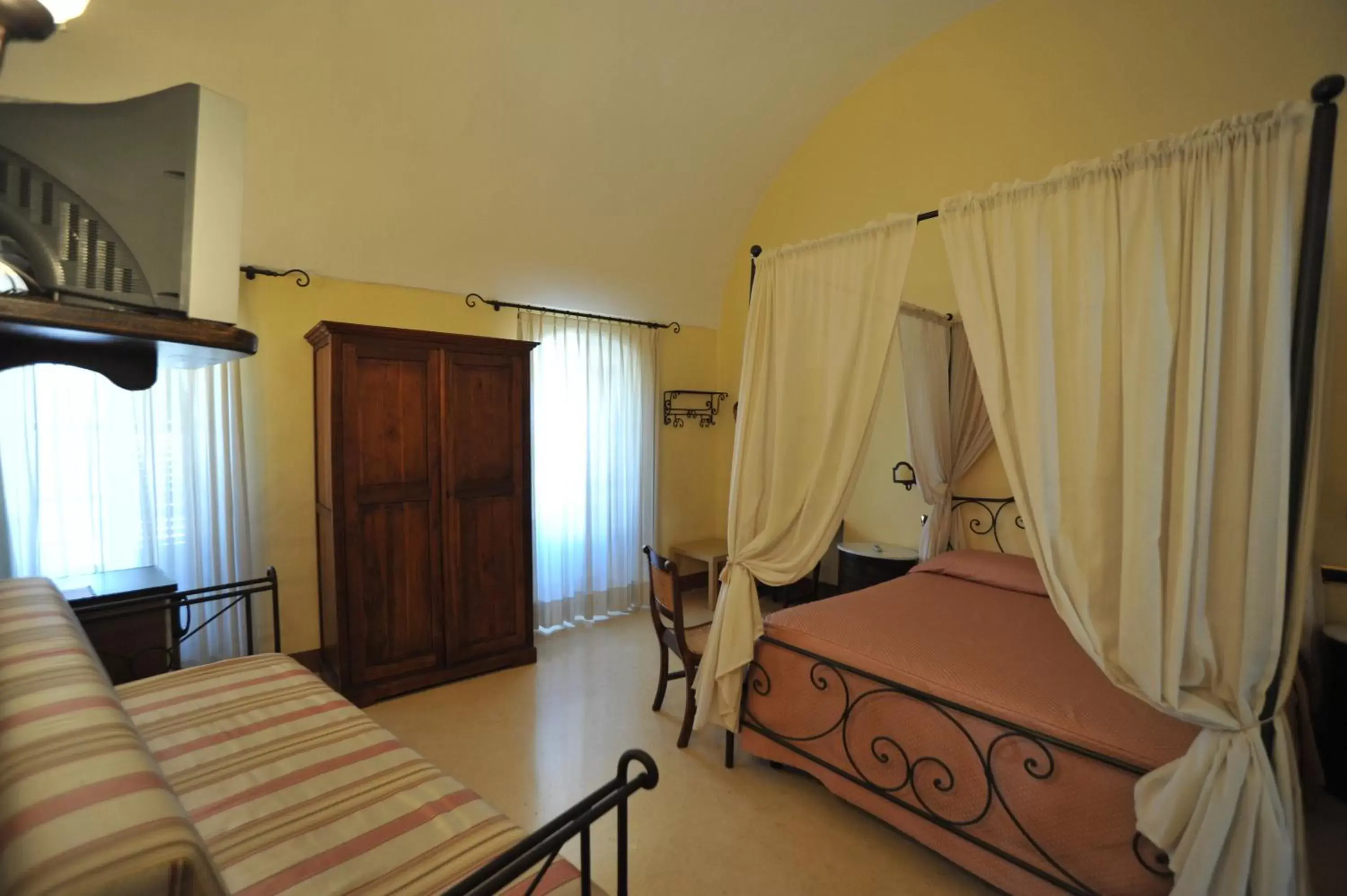 Photo of the whole room, Bed in B&B Palazzo Senape De Pace