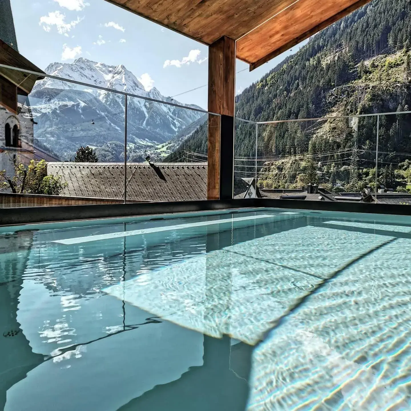 Hot Tub, Swimming Pool in Alpenhotel Kramerwirt