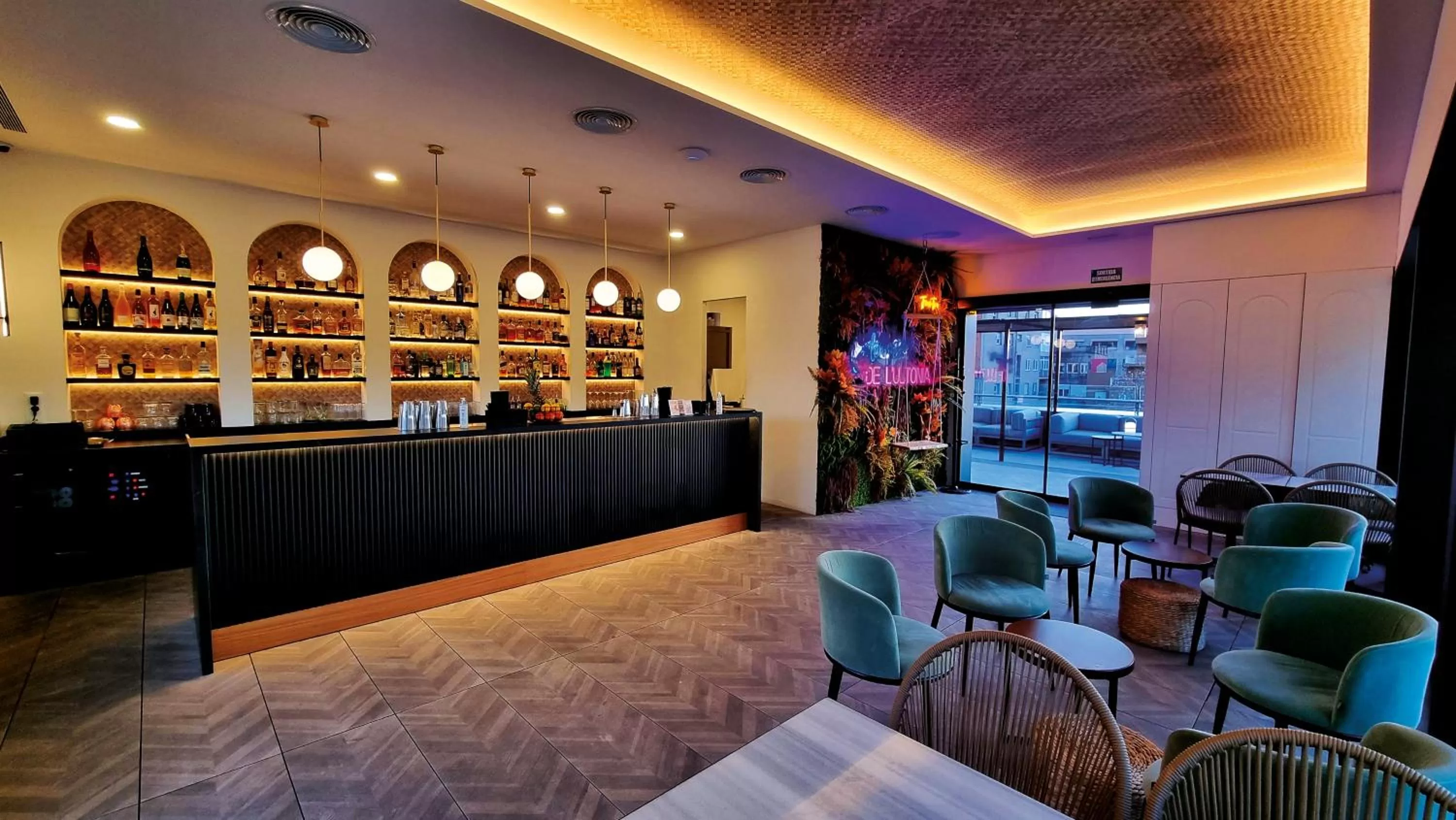 Restaurant/places to eat in Hotel Ultonia