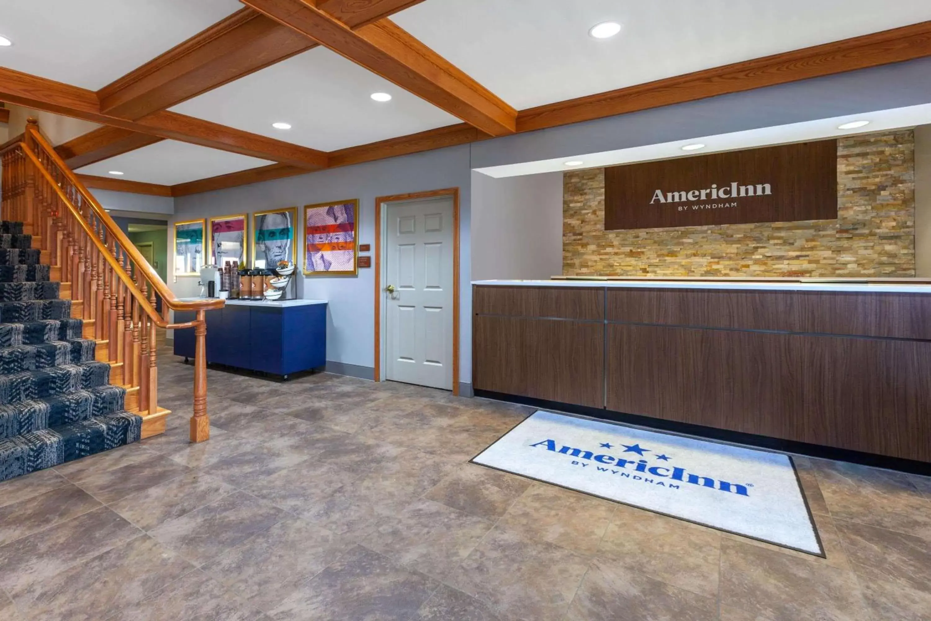 Coffee/tea facilities, Lobby/Reception in AmericInn by Wyndham Iron Mountain