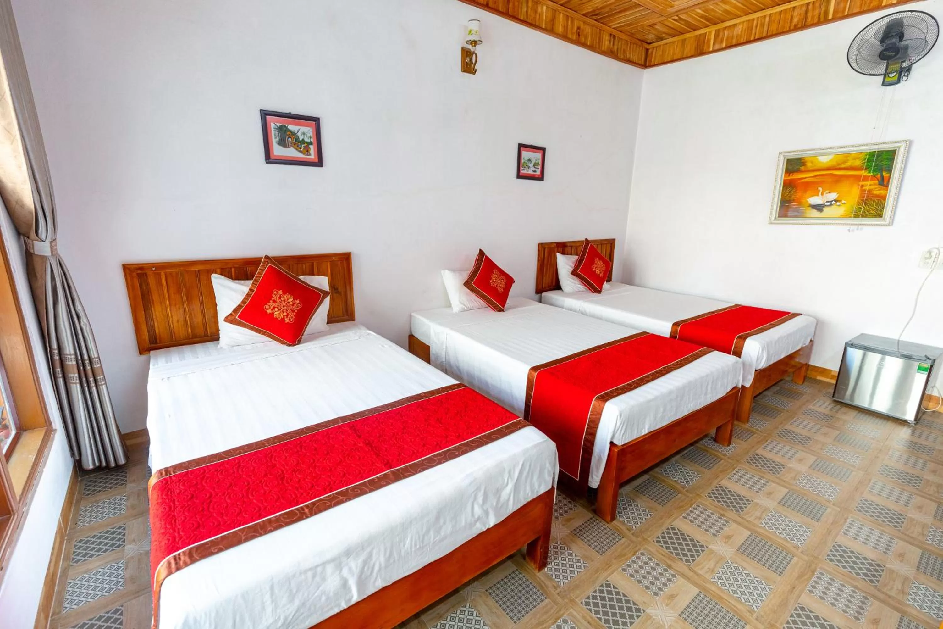 Bed in Tam Coc mountain bungalow