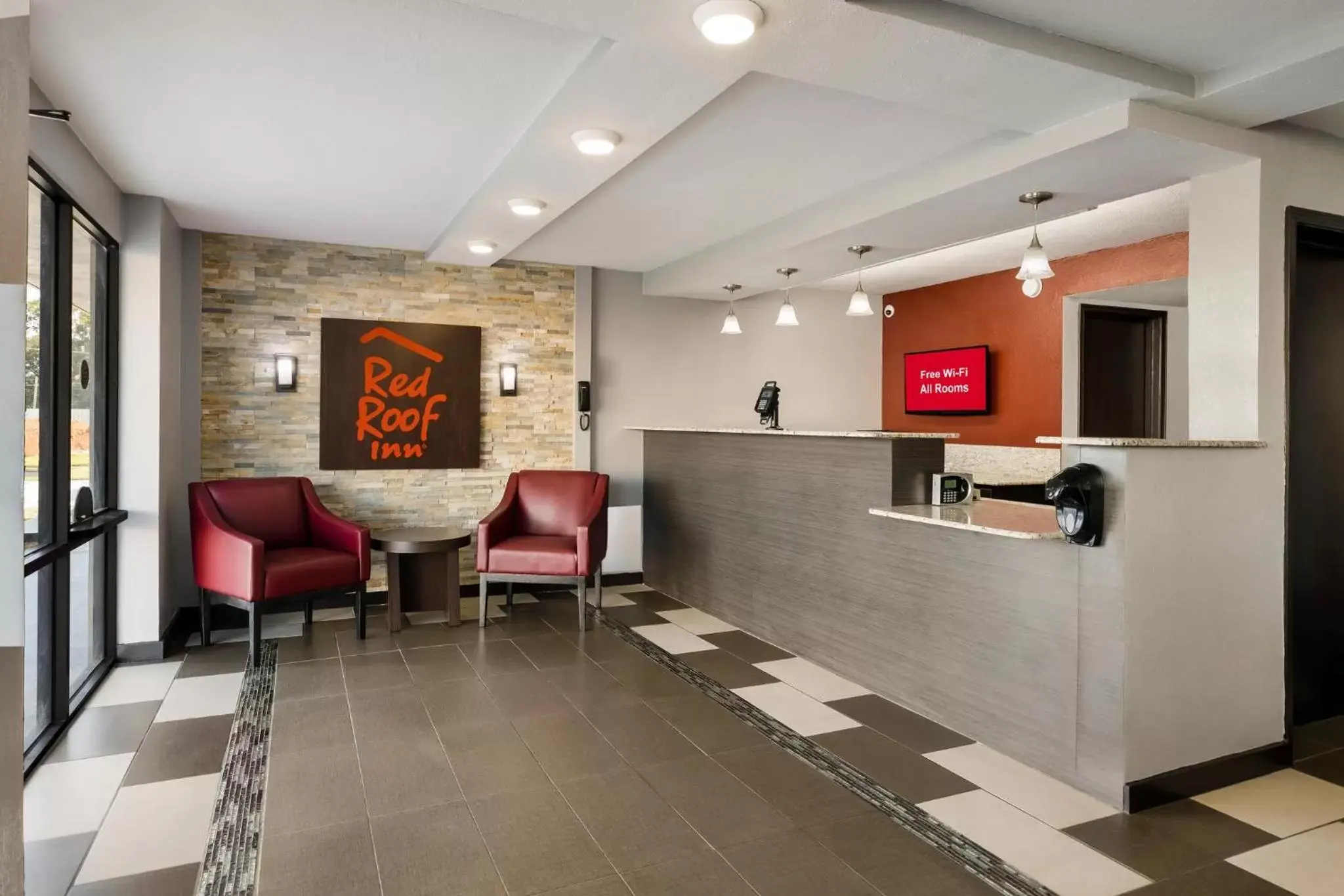 Facade/entrance, Lobby/Reception in Red Roof Inn Alexandria, LA