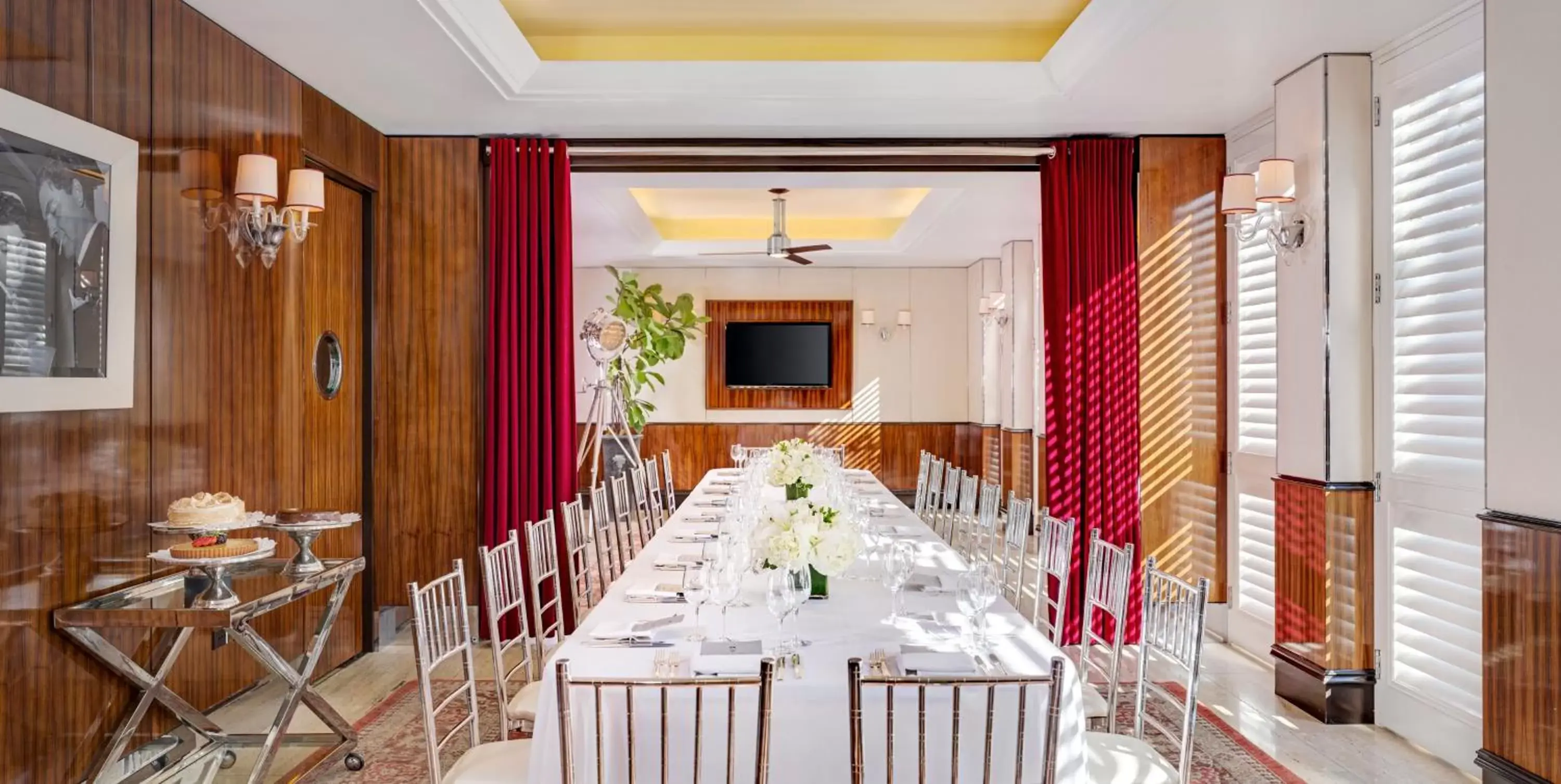 Banquet/Function facilities, Restaurant/Places to Eat in Cameo Beverly Hills