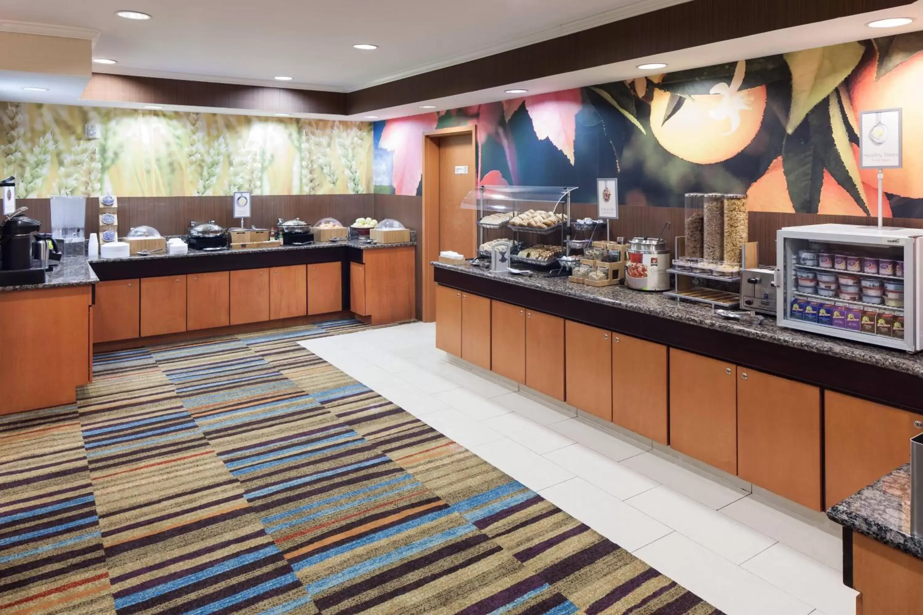 Breakfast, Restaurant/Places to Eat in Fairfield Inn & Suites Jacksonville Butler Boulevard