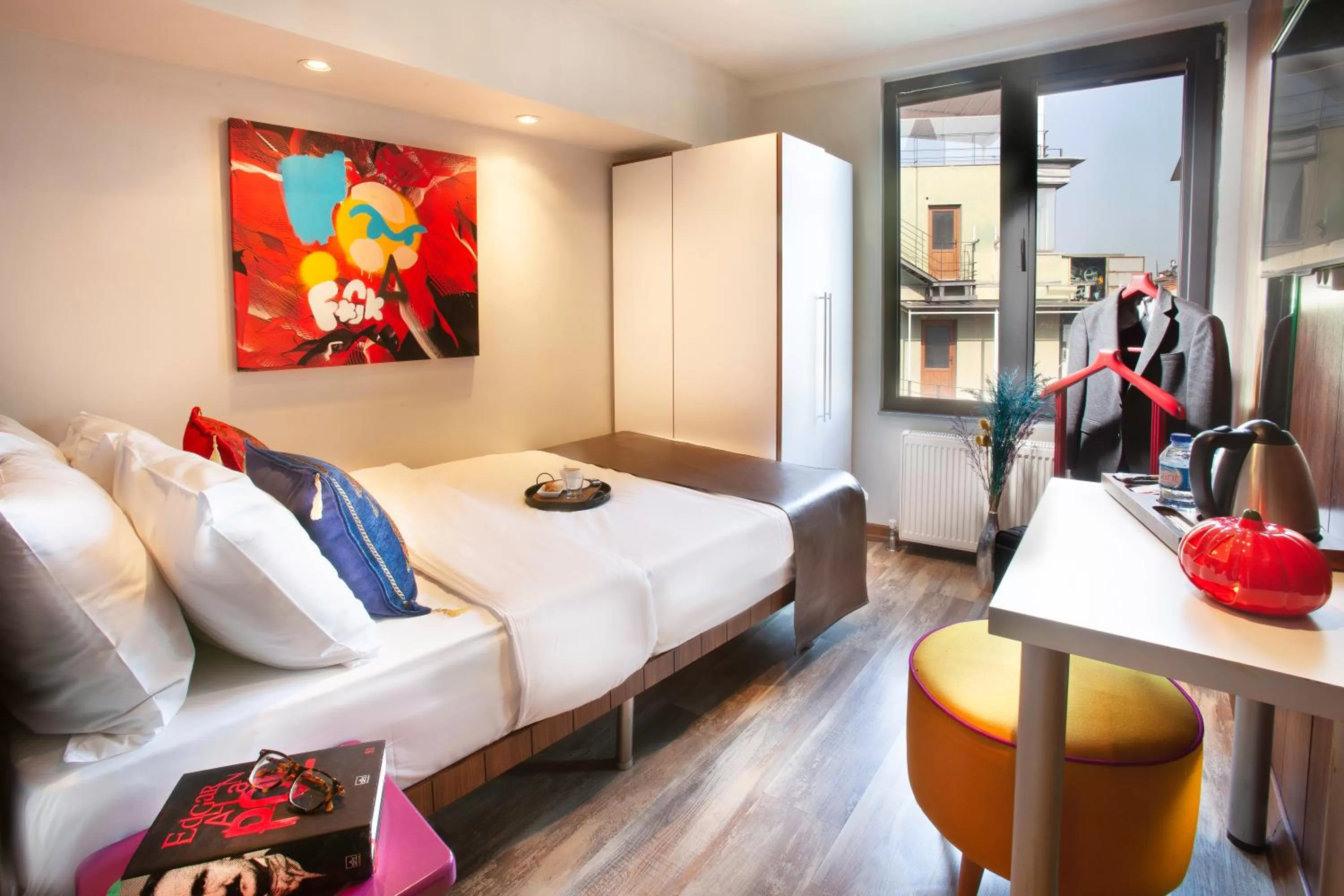 Photo of the whole room, Bed in Duo Galata Hotel