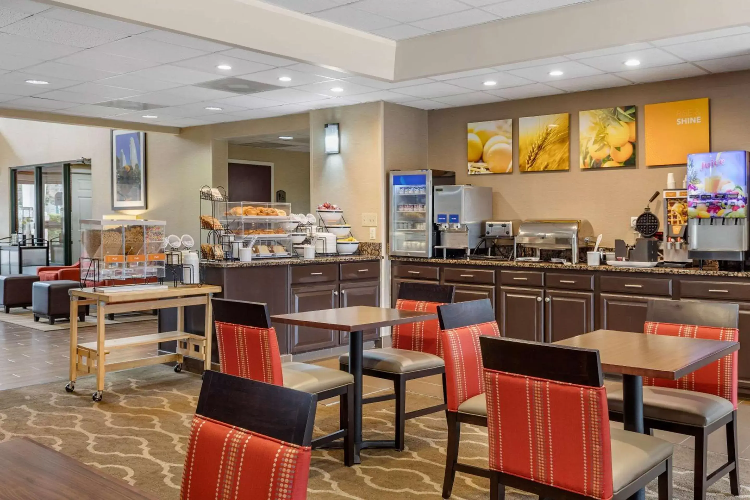 Restaurant/Places to Eat in Comfort Inn & Suites Lake Norman
