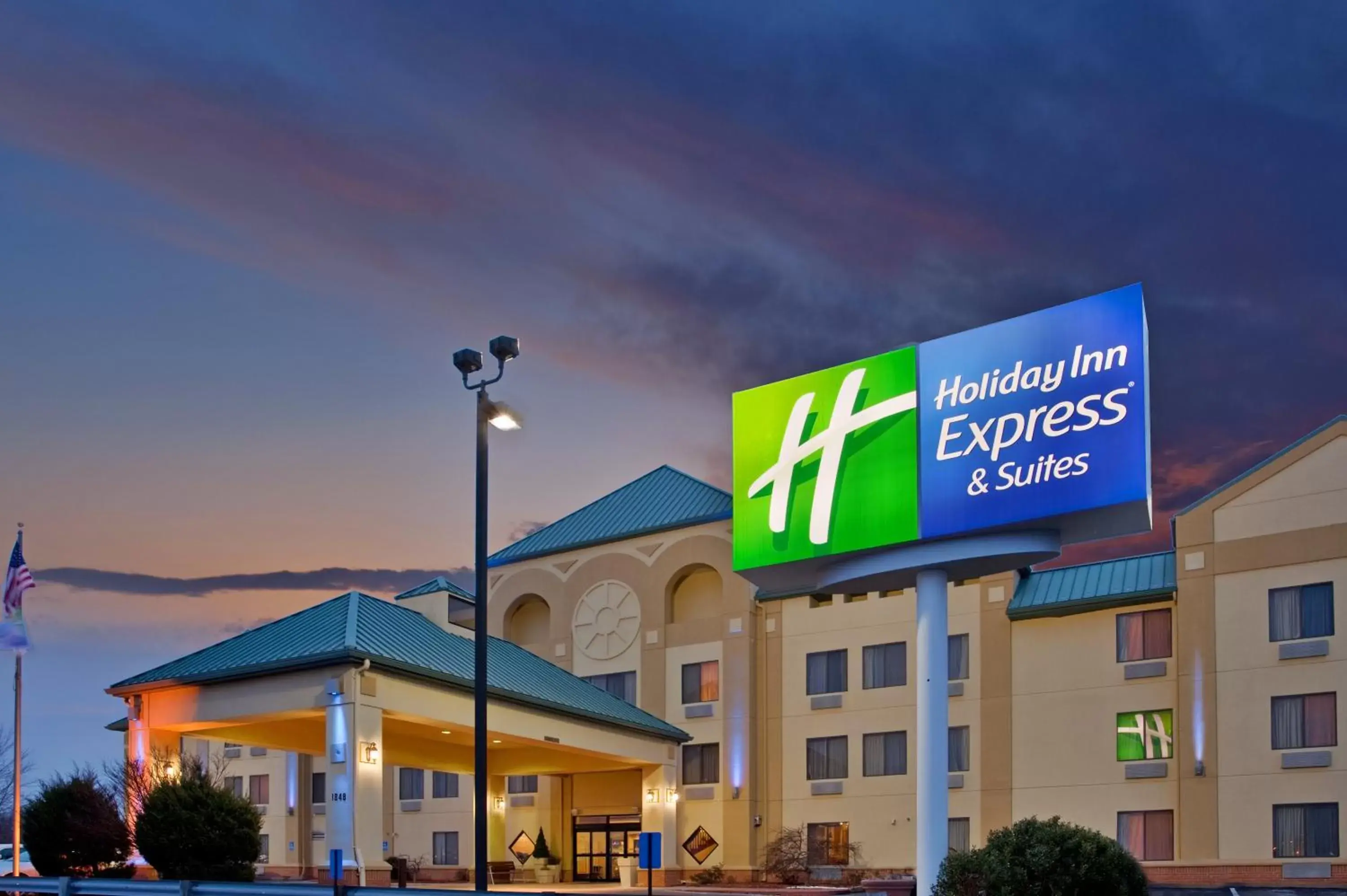 Property Building in Holiday Inn Express Hotel & Suites Fenton/I-44, an IHG Hotel