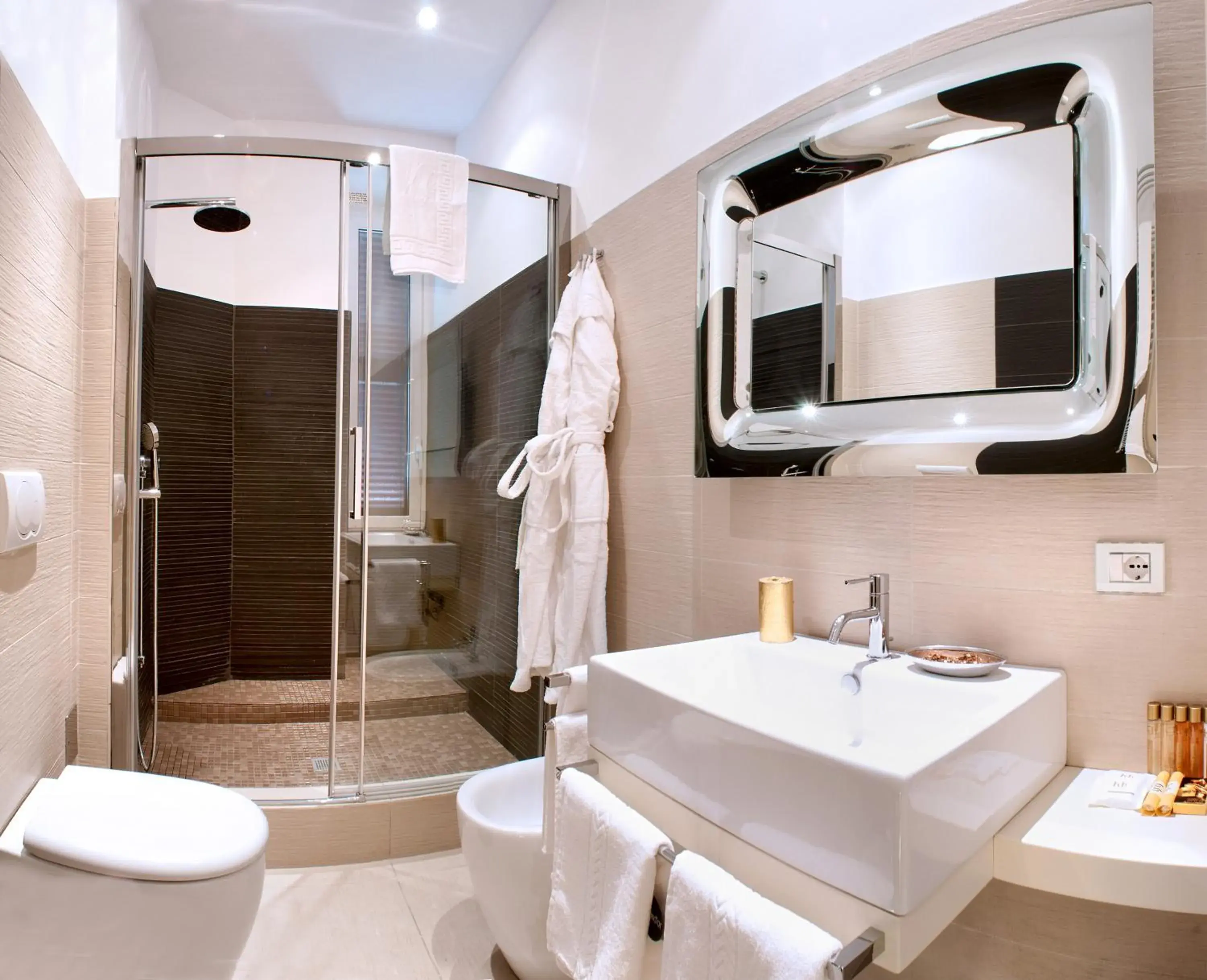 Bathroom in Bdb Luxury Rooms San Pietro