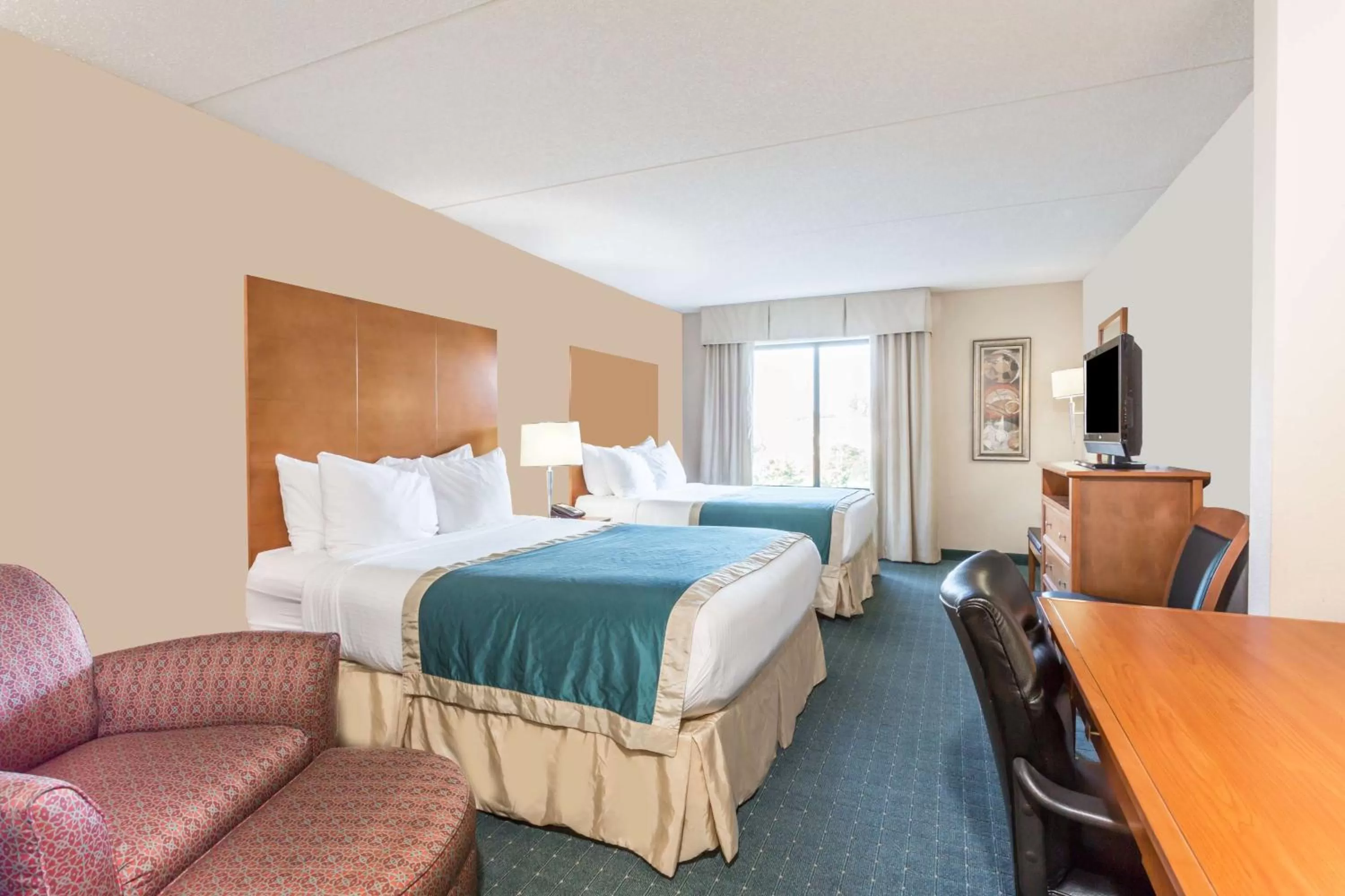 Queen Room with Two Queen Beds and Roll-In Shower - Mobility Access/Non-Smoking in Wingate by Wyndham Richmond Short Pump