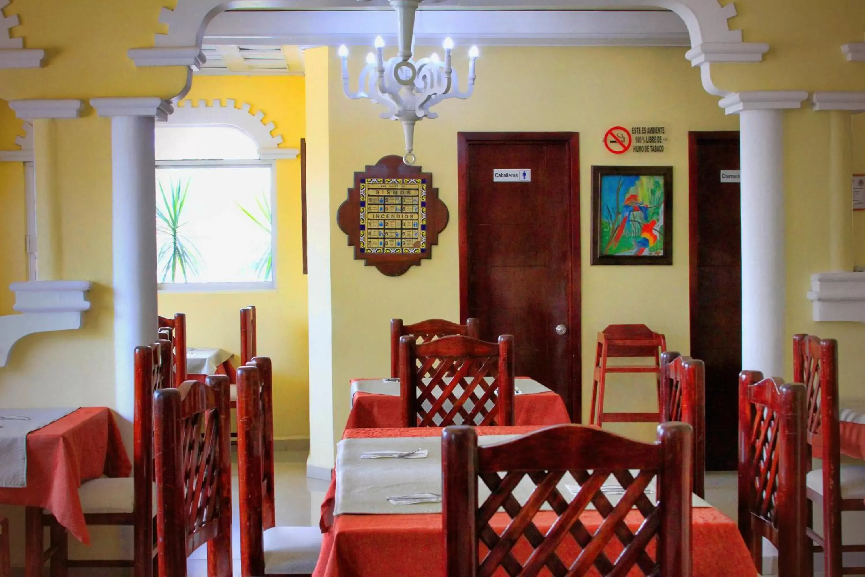 Restaurant/Places to Eat in Hotel Báez Carrizal